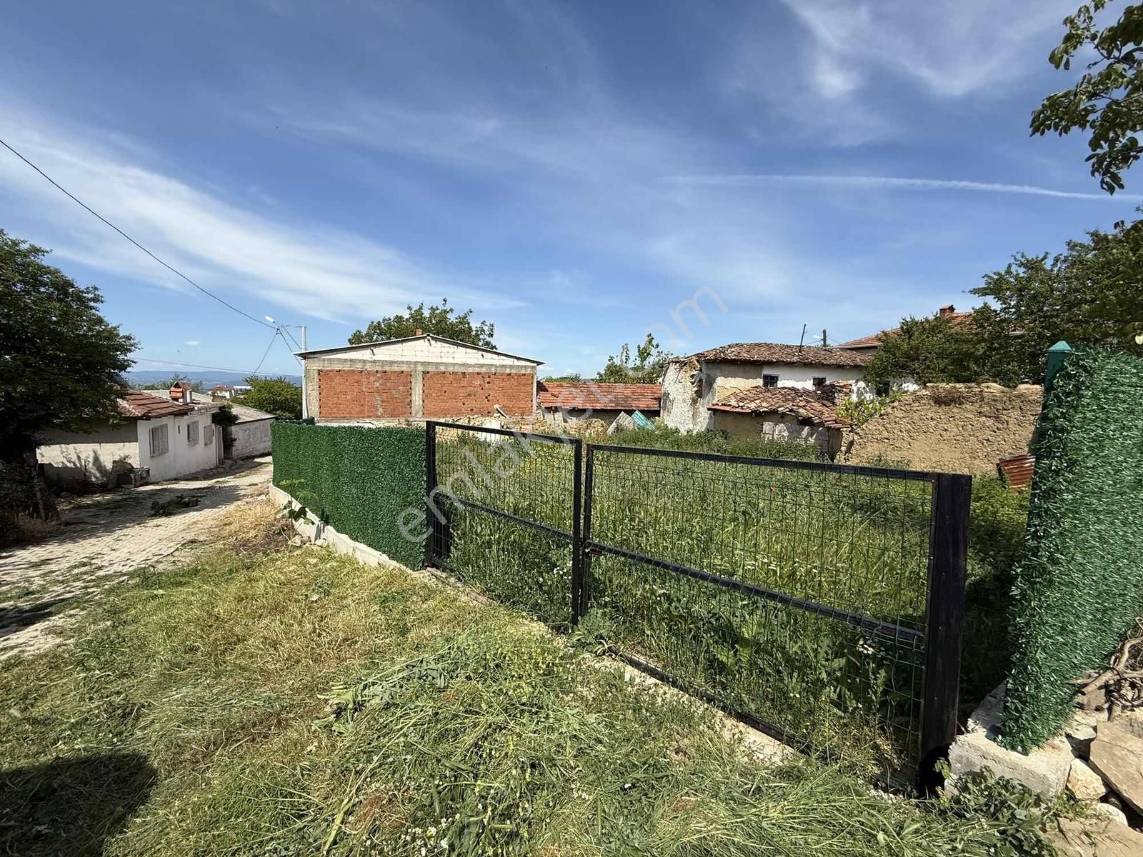 İznik Derbent'te Etrafı Çevrili 303 M2 İmarlı Arsa - Görsel 23