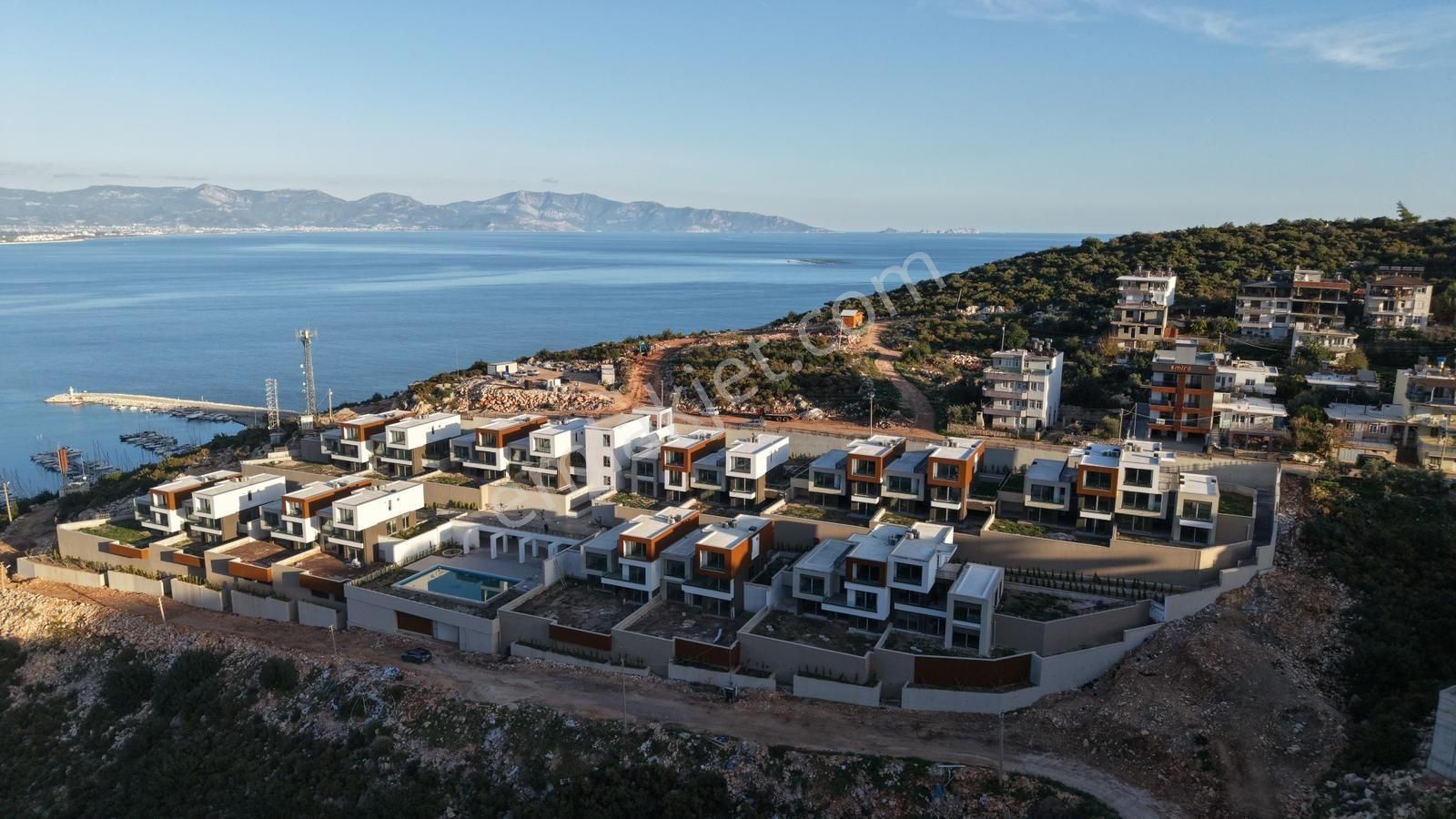 Kayalık Zeminde Ultra Lüks Bahçeli 1+1 Satılık Daire