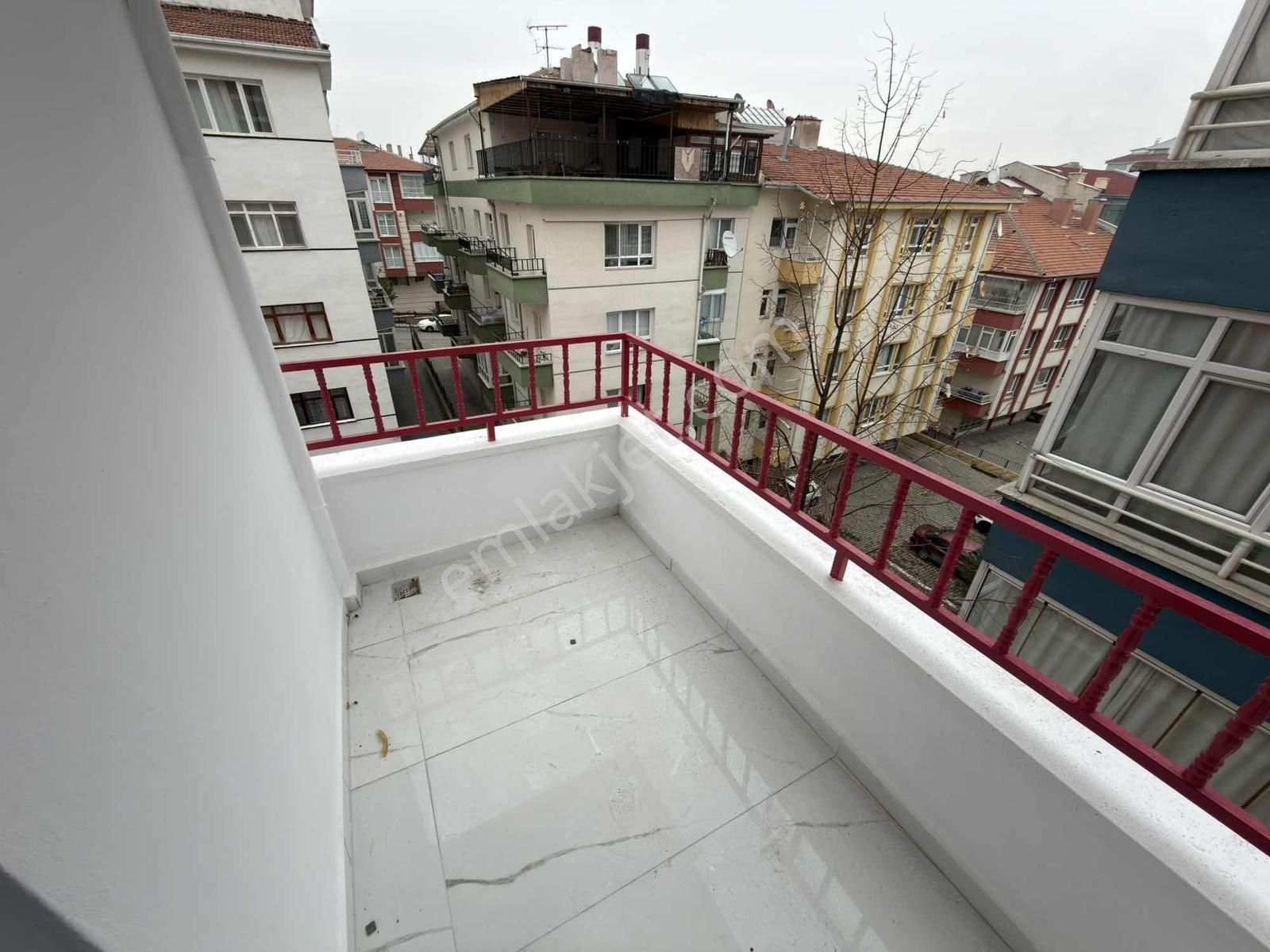 Etimesgut Elvan Mah. Ahi Elvan Cad. Yakını Lüks Yapılı 3+1 - Görsel 4