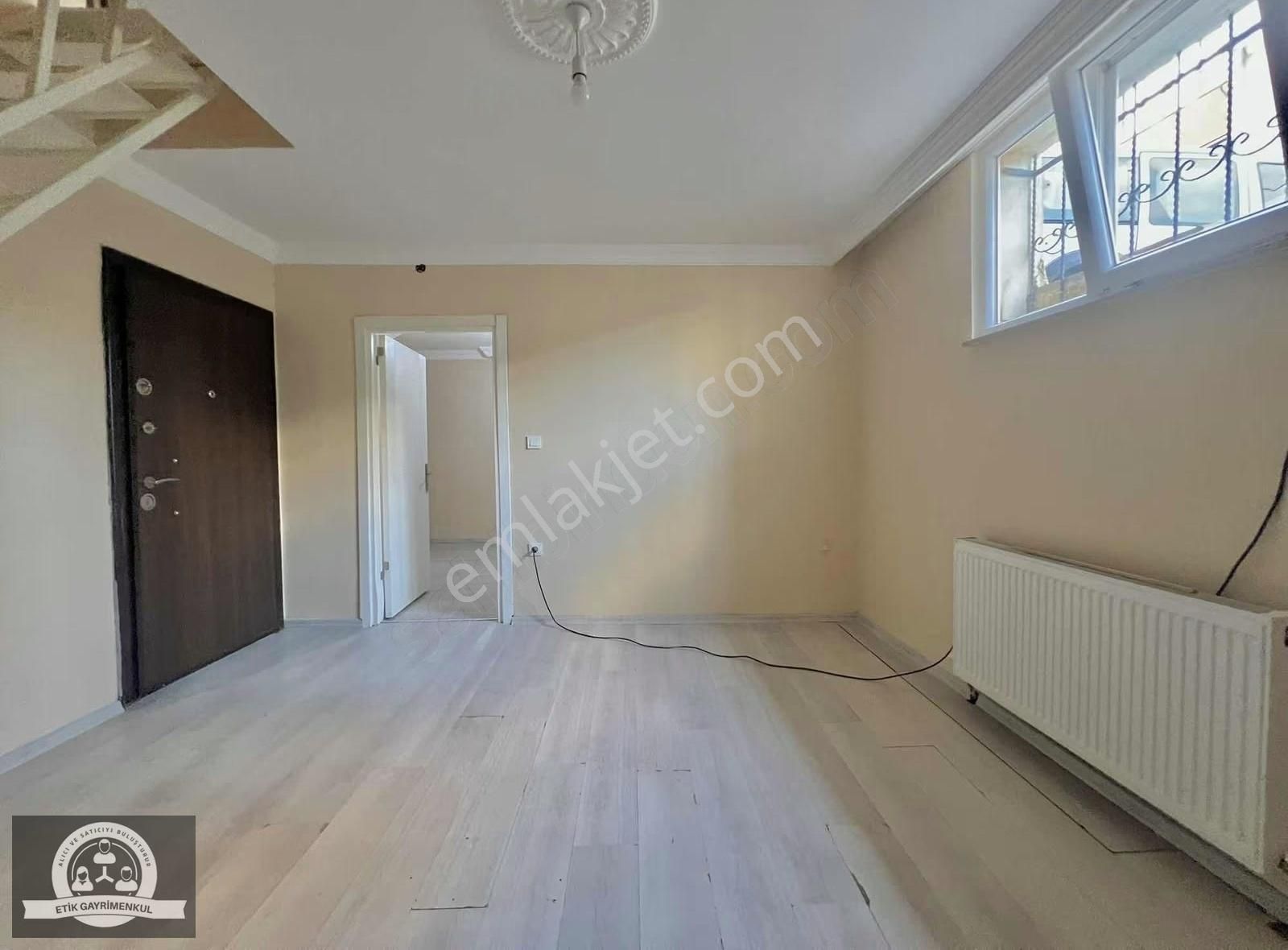 Yenidoğan Merkez'de Kiralık 2+1 Açık Mutfaklı Ters Dubleks - Görsel 13