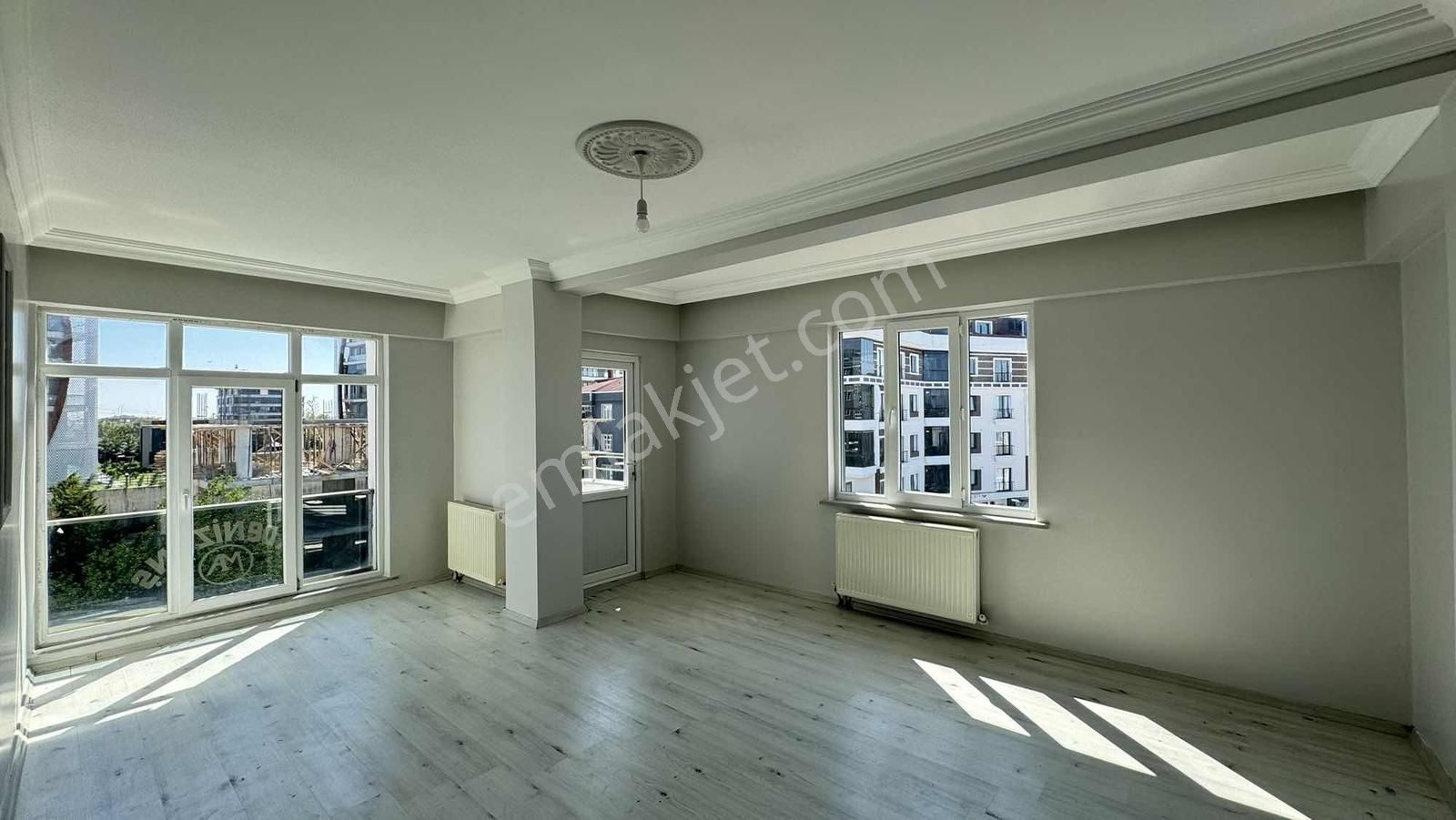 Çerkezköy Tepe Mevkiinde Satılık 3+1 Daire