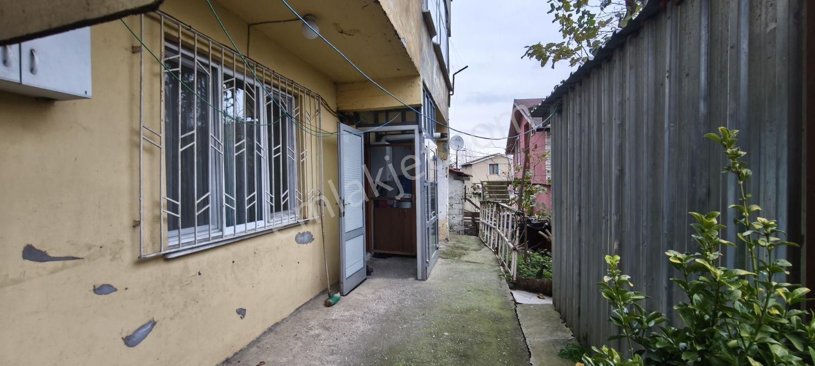 Satılık Yeni Mahallede 1+1 Bahçe Katı Ve Bahçe