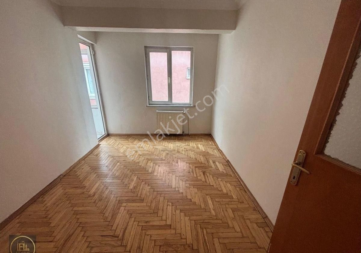 F-l Emlaktan Emaar Avm Libadiye Metro Yakını 3+1 Arakat - Görsel 18