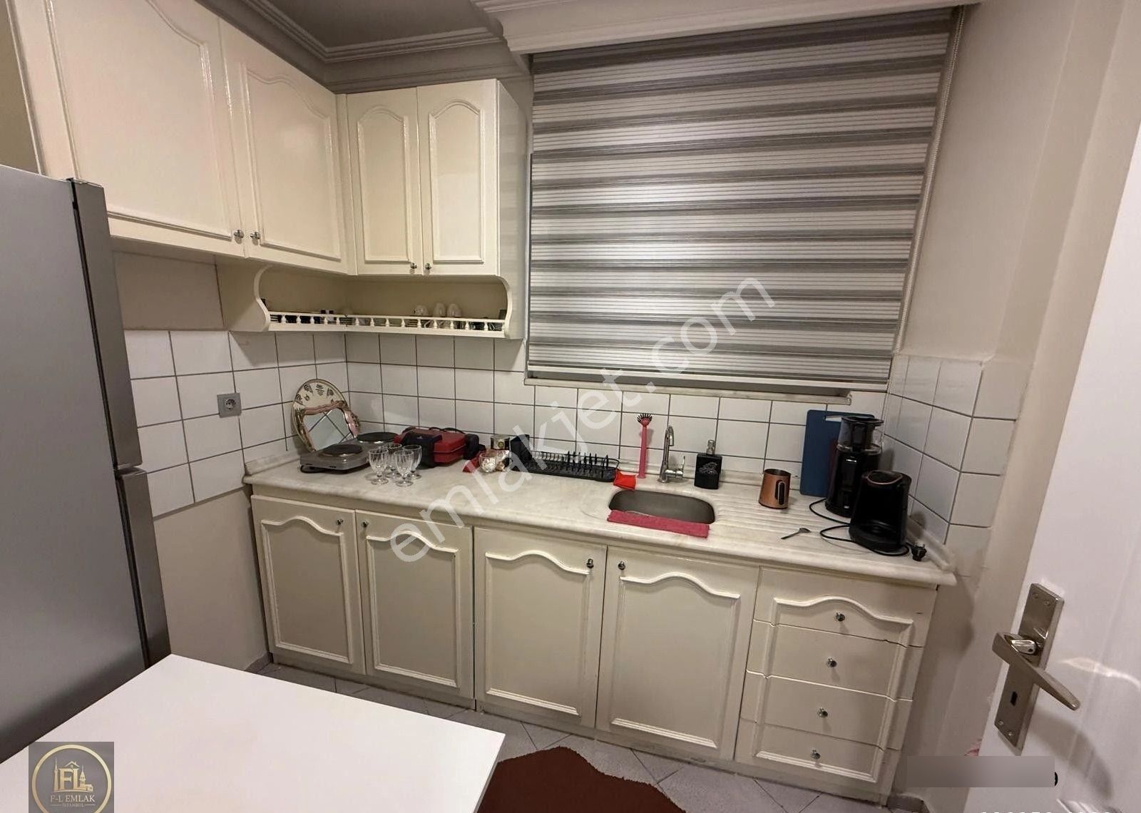 F-l Emlaktan Kısıklı Alemdağ Yan Yol Cadde Üstü Ofis Konseptinde Eşyalı 5+1 İşyeri - Görsel 6