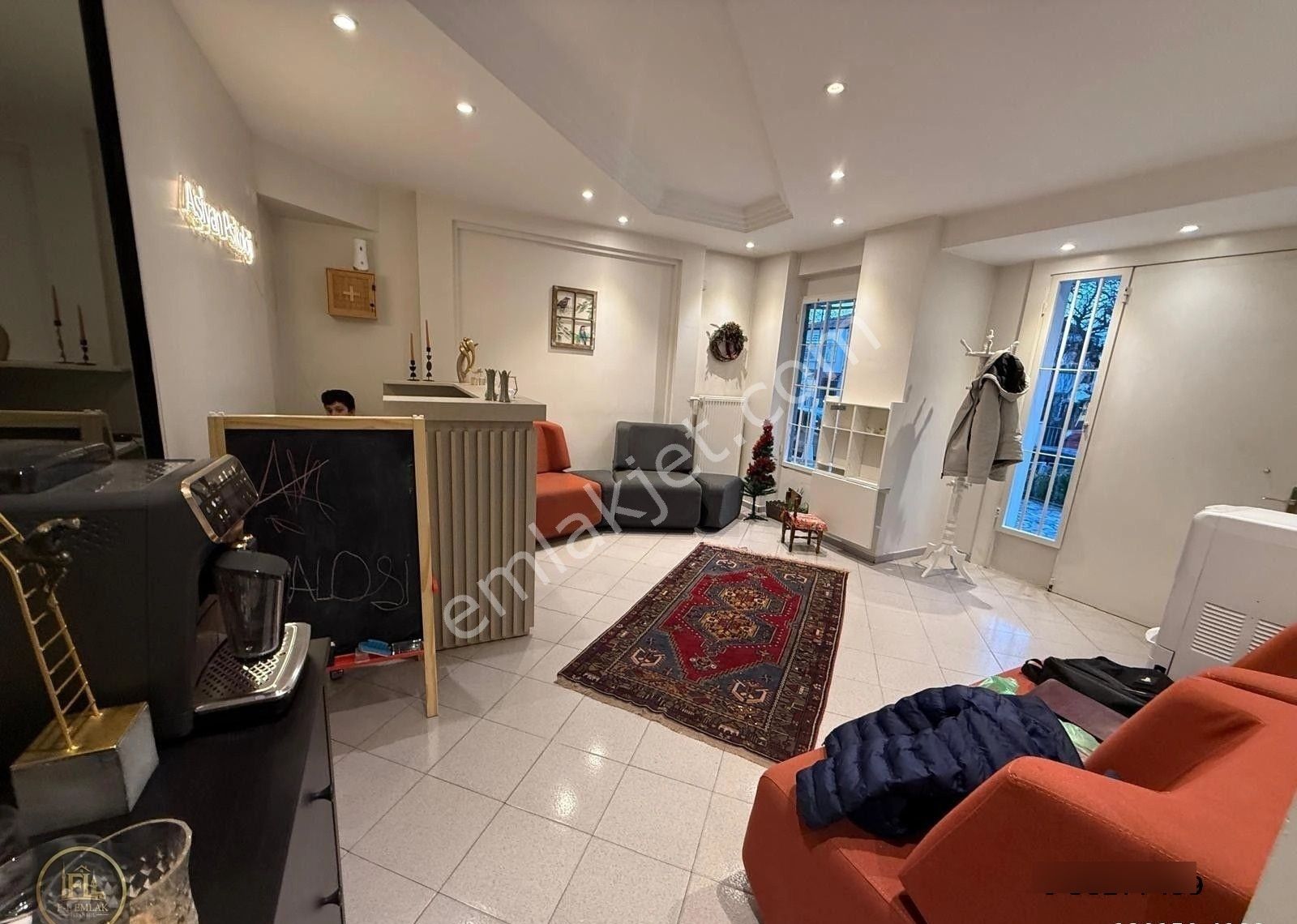F-l Emlaktan Kısıklı Alemdağ Yan Yol Cadde Üstü Ofis Konseptinde Eşyalı 5+1 İşyeri - Görsel 27