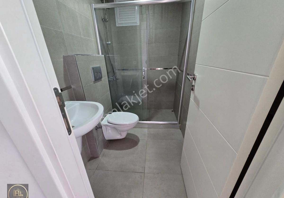 F-l Emlaktan Ümraniye Merkez Yakını Yeni Bina 2+175 M2 Kapalı Otoparklı - Görsel 18