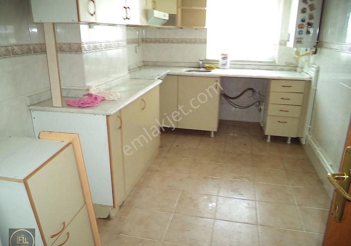 F-l Emlaktan Seçkin Sitede Geniş 3+1 Otoparklı - Görsel 7