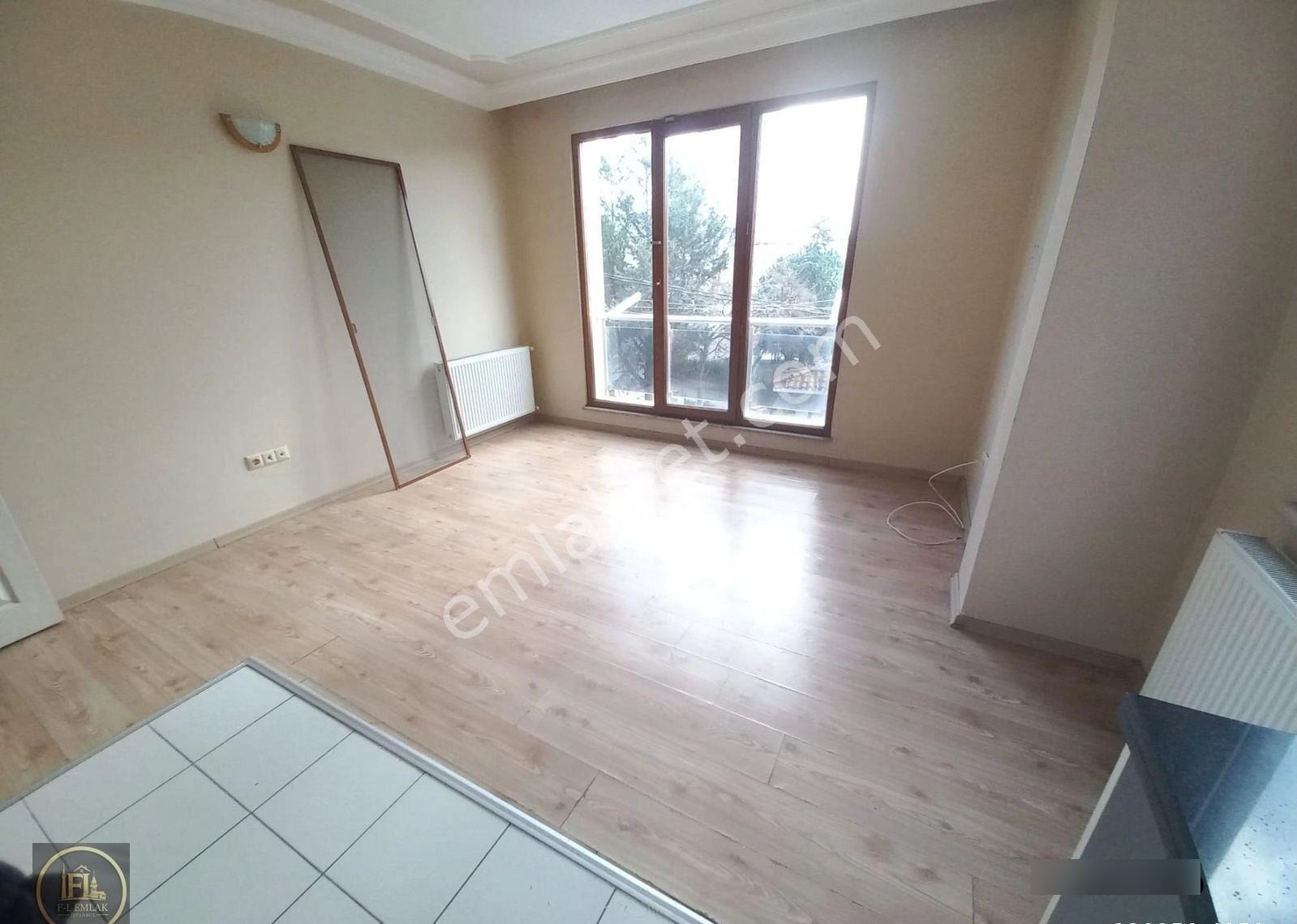 F-l Emlaktan Esatpaşa Merkez Yakını Önü Açık 1. Kat Genç Bina Açık Mutfaklı - Görsel 13