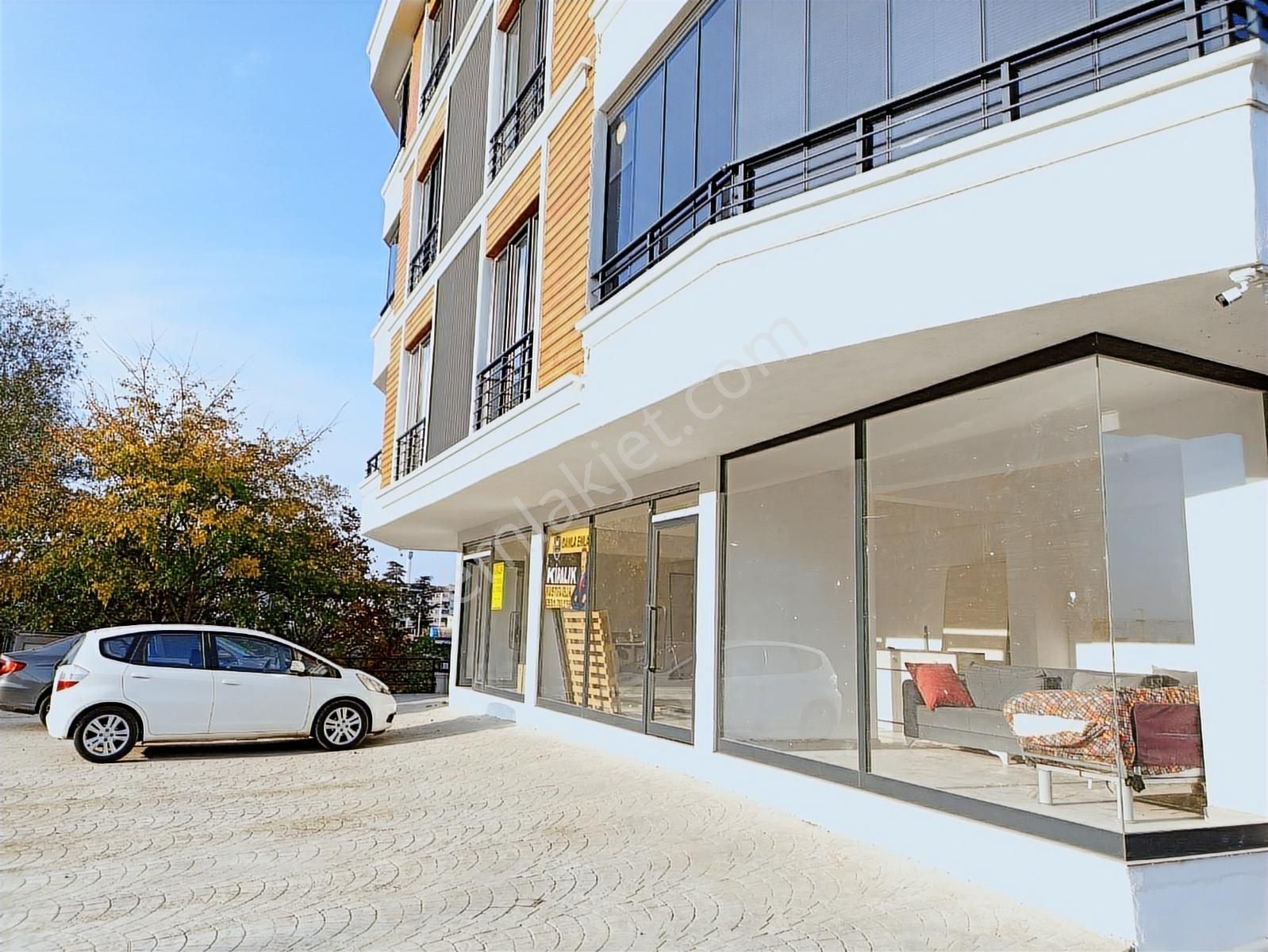 Damla Emlak'tan Atakum Taflan'da 130m2 Geniş Vitrin İşyeri - Görsel 13