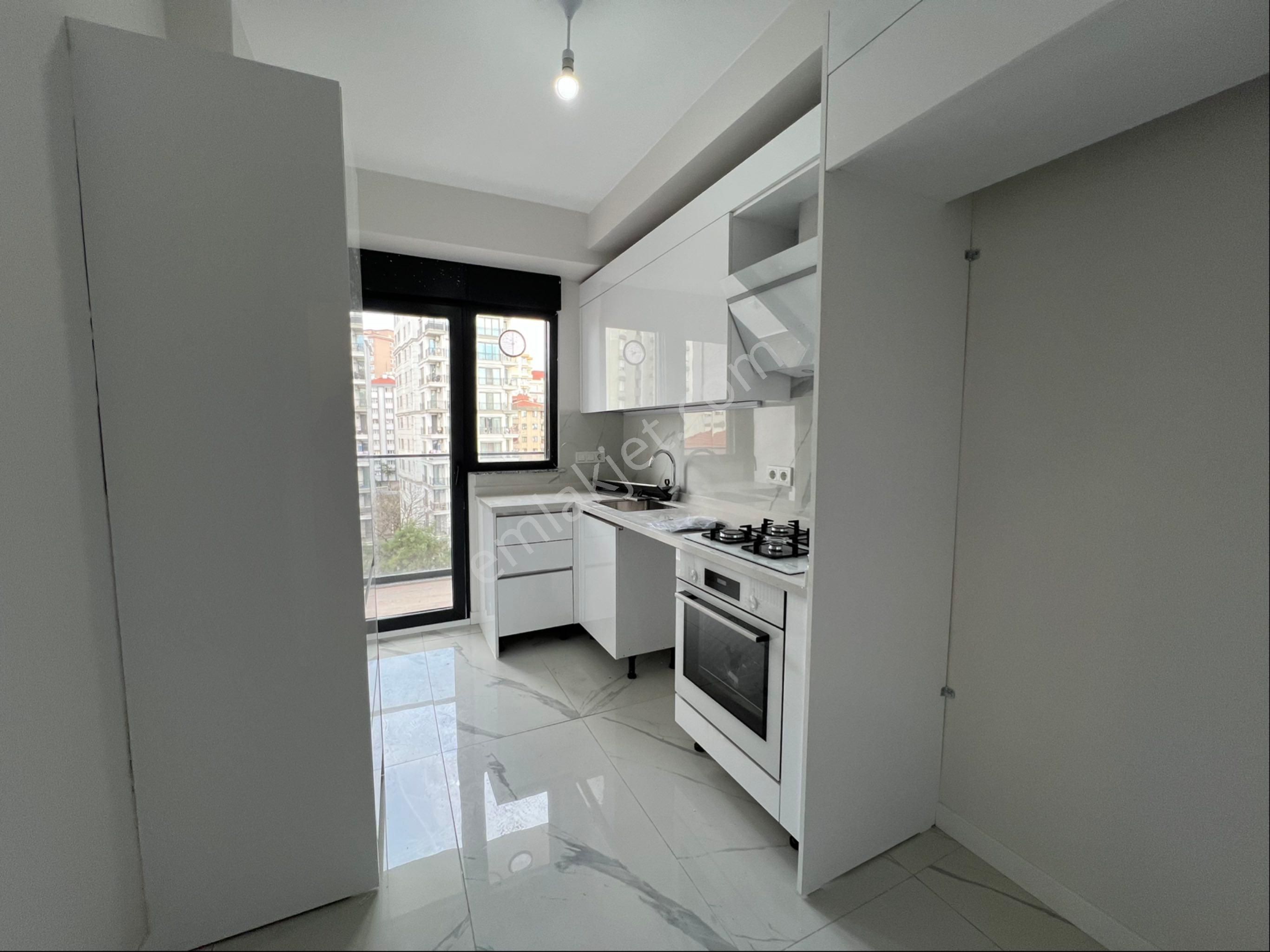 Şenesenevlerde Ebeveyn Banyo 7/24güvenlik Ve Havuzlu 2+1 Net70m² - Görsel 8