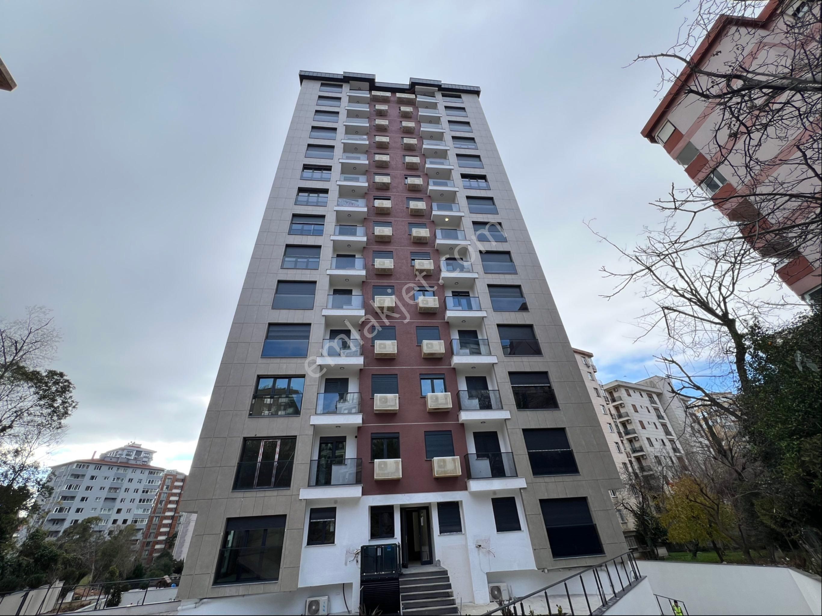 Şenesenevlerde Ebeveyn Banyo 7/24güvenlik Ve Havuzlu 2+1 Net70m²