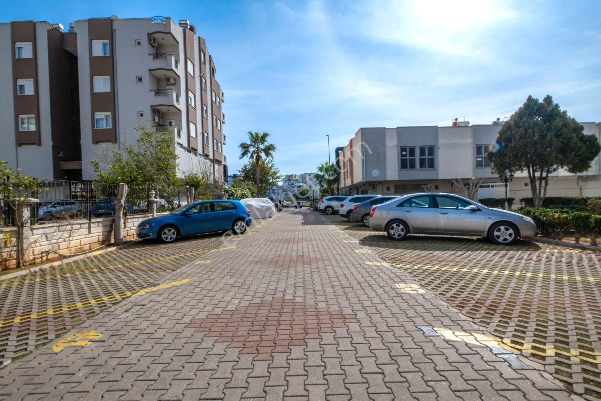 Lara 'da Havuzlu Site İçi Yapılı Geniş Dubleks - Görsel 34