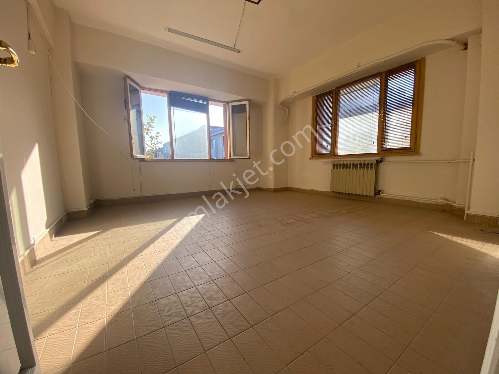 Adapazarı Merkez'de 3 Odalı Satılık Ofis - Görsel 2