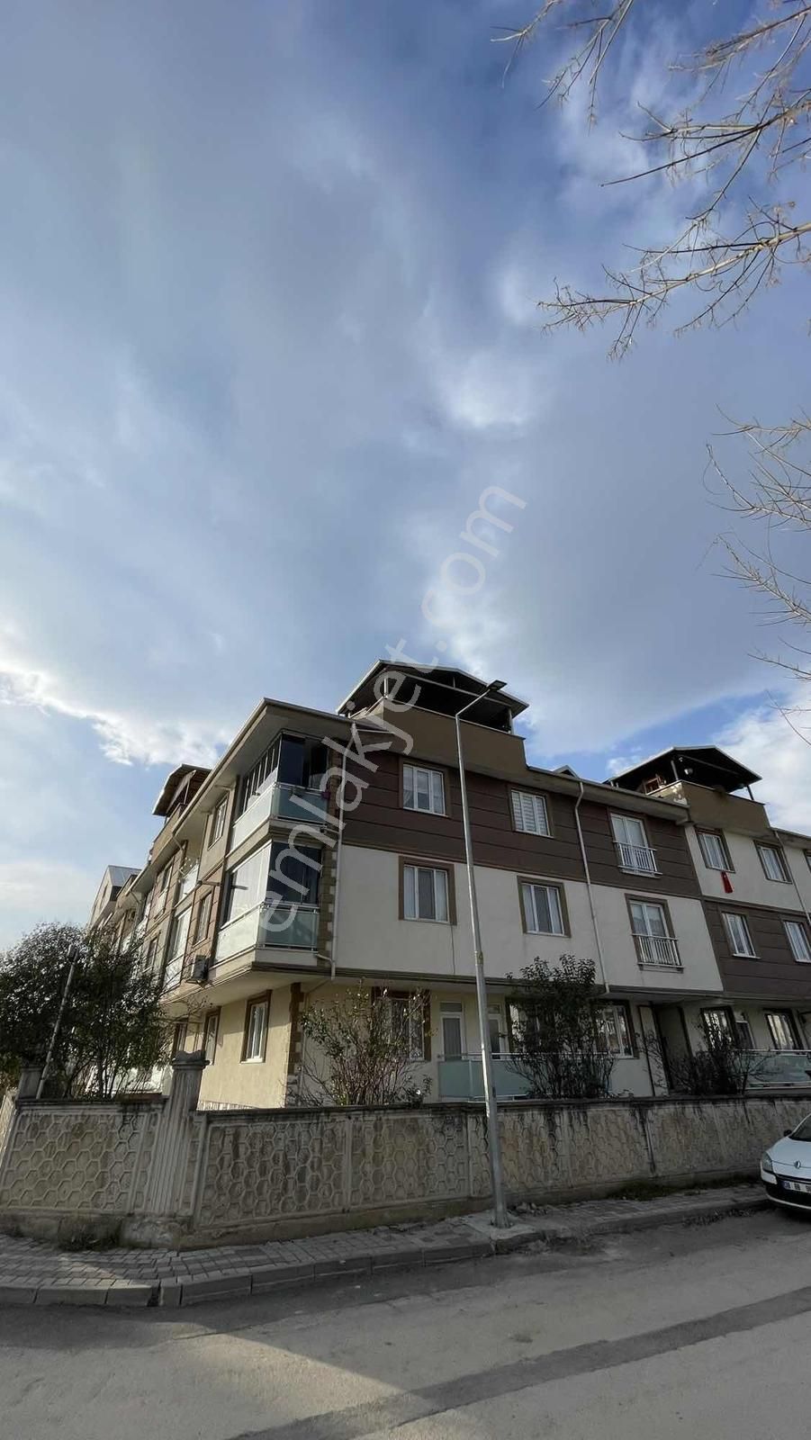 Ulucan'dan İnegöl Kemalpaşa Mahallesinde Kiralık 3+1 Daire - Görsel 2