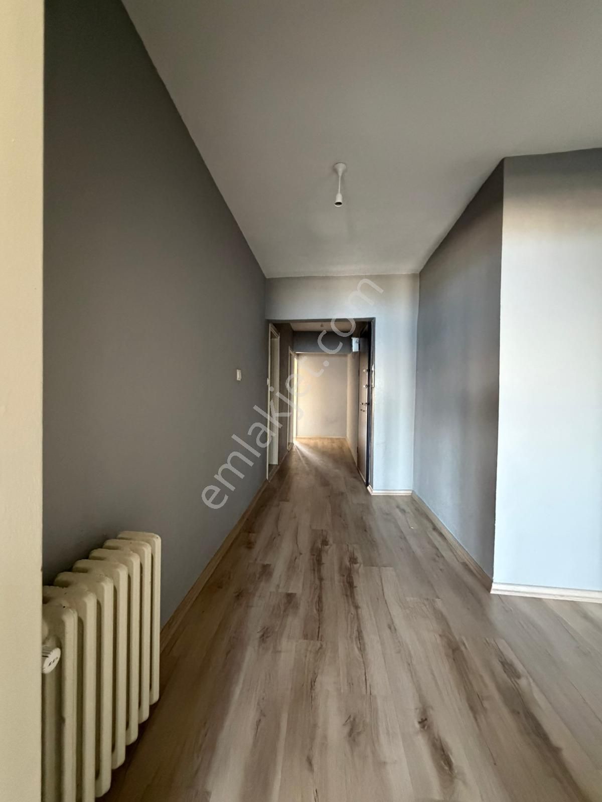 Eceabat’ta Boğaz Manzaralı Bakımlı Kaloriferli 2+1 Kiralık Daire - Görsel 14