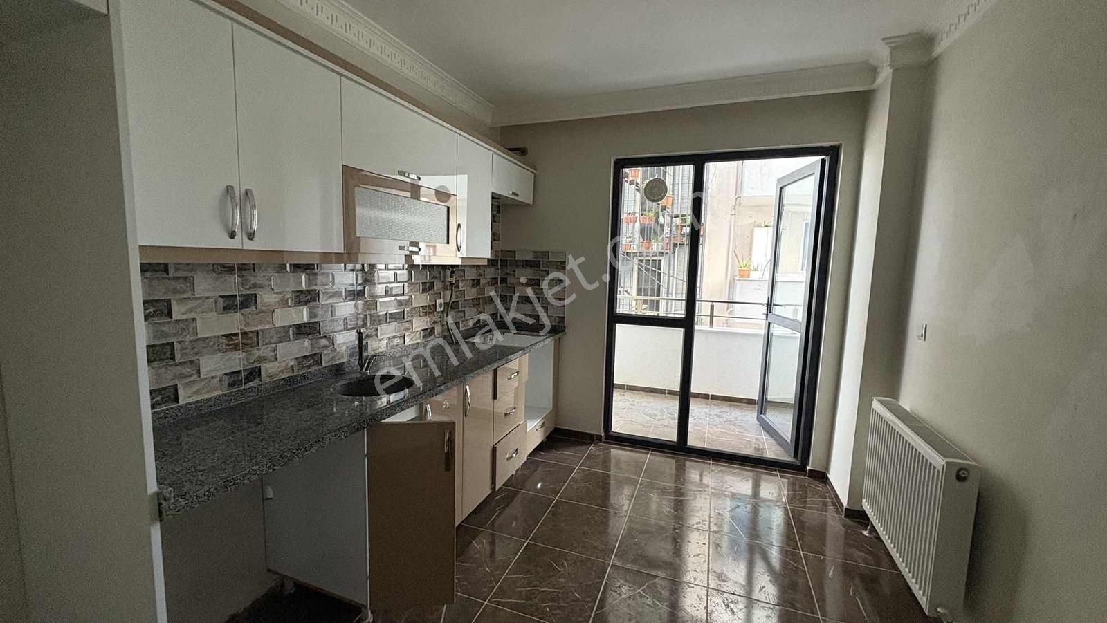 İstasyon Emniyet Karşısında Kiralık 2+1 Daire - Görsel 17