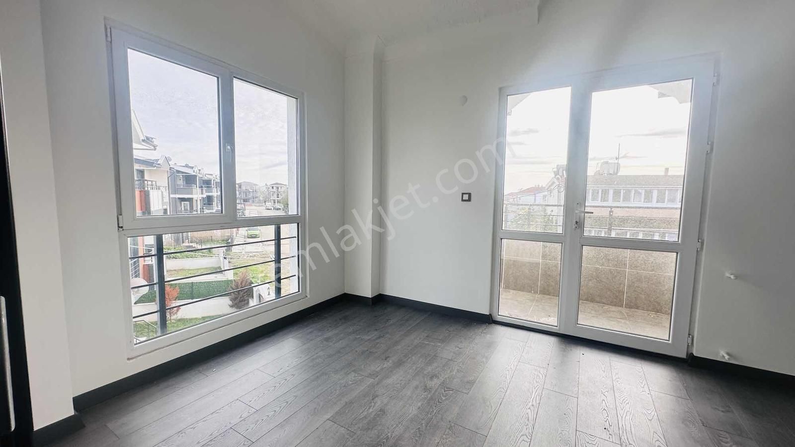 Denize Yürüme Mesafesinde 4+1 Müstakil Villa - Görsel 12