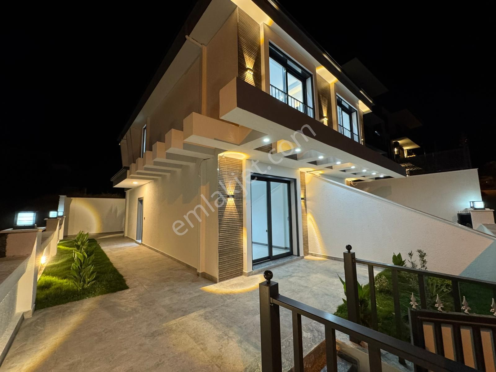 Didim Hisar Mah. 2+1 Ayrı Mutfaklı Bahçeli Sıfır Ve Lüx İkiz Birleşik Villalarımız Satışdadır - Görsel 2