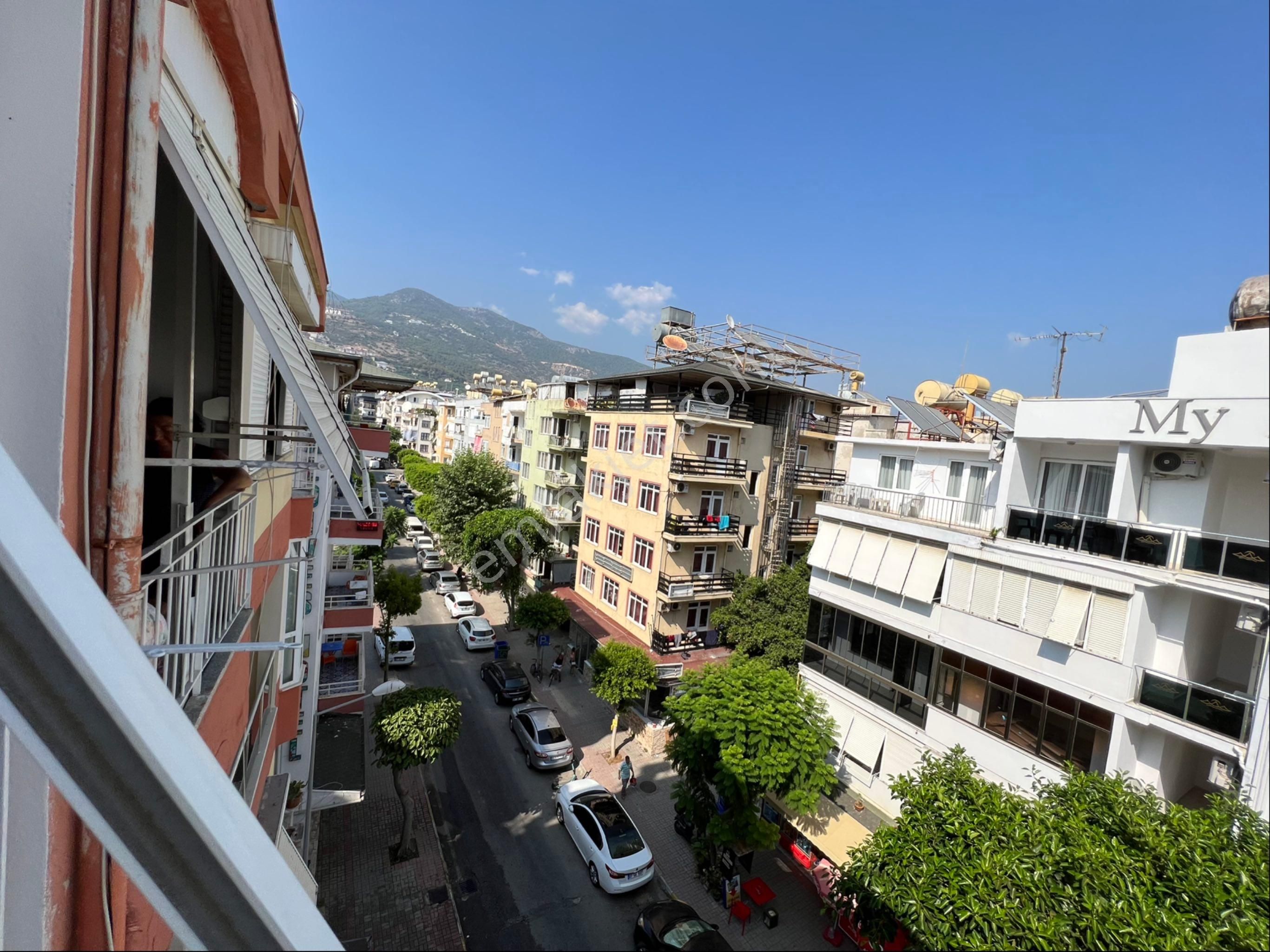 Alanya Da Merkezi Konumda Deniz Manzaralı Satılık 2+1 Daire - Görsel 17