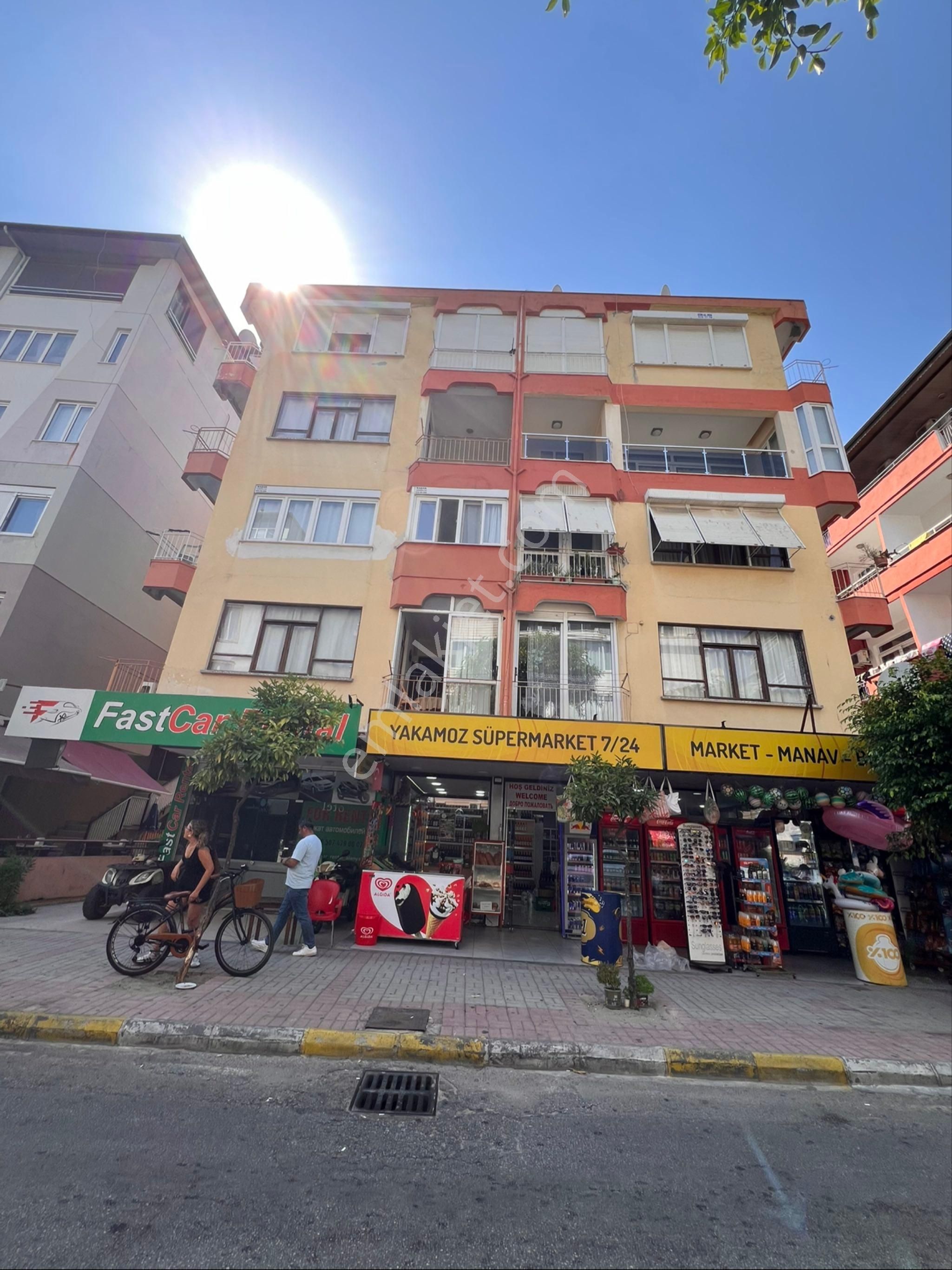 Alanya Da Merkezi Konumda Deniz Manzaralı Satılık 2+1 Daire