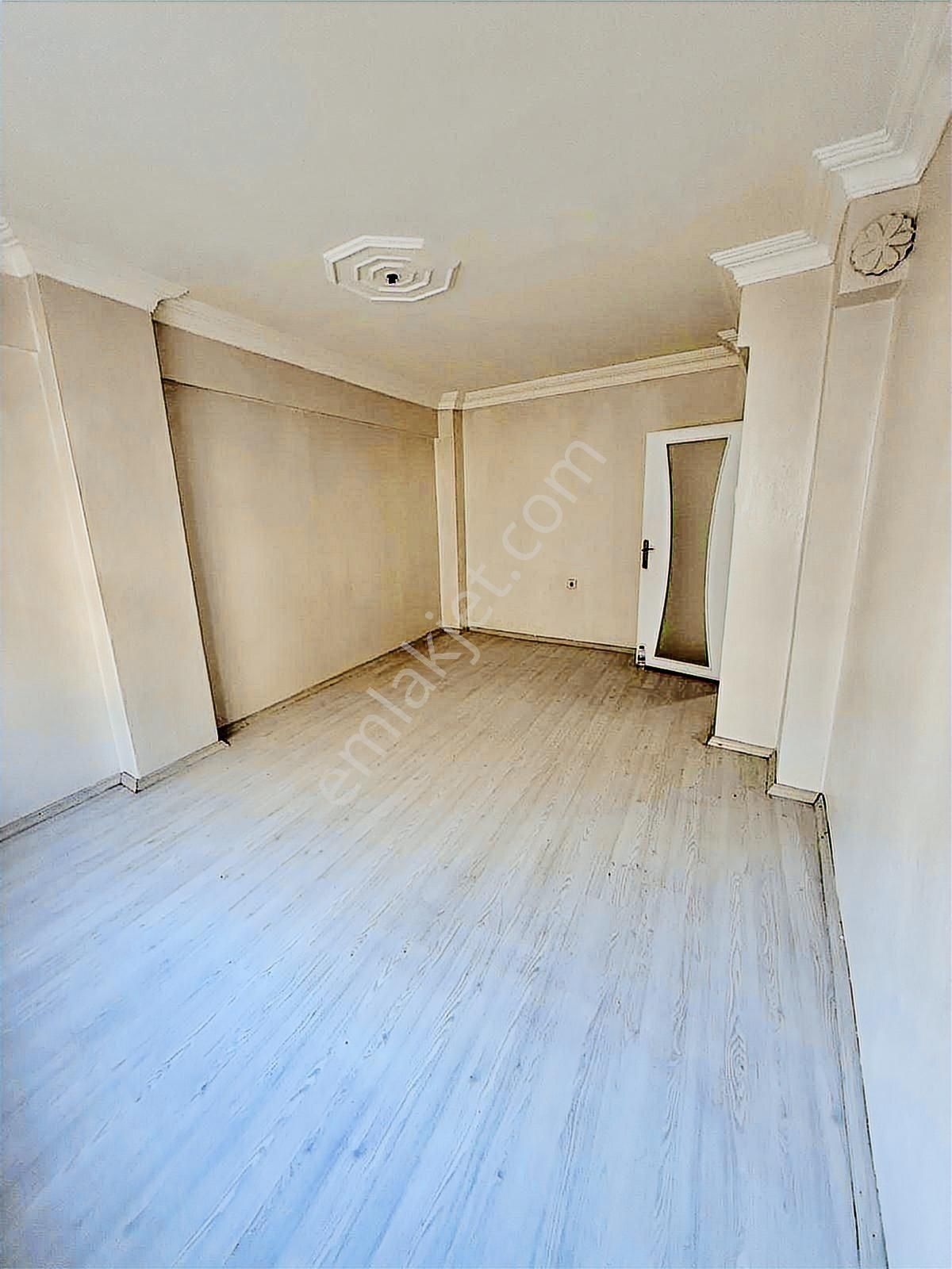 Medya Emlak'tan Hürriyet Cd' De 90 M2 2+1 23 Yaşında Satılık - Görsel 9