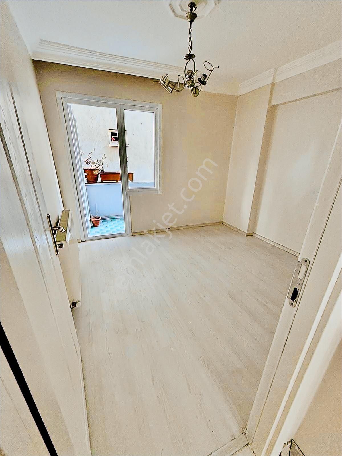 Medya Emlak'tan Hürriyet Cd' De 90 M2 2+1 23 Yaşında Satılık - Görsel 11