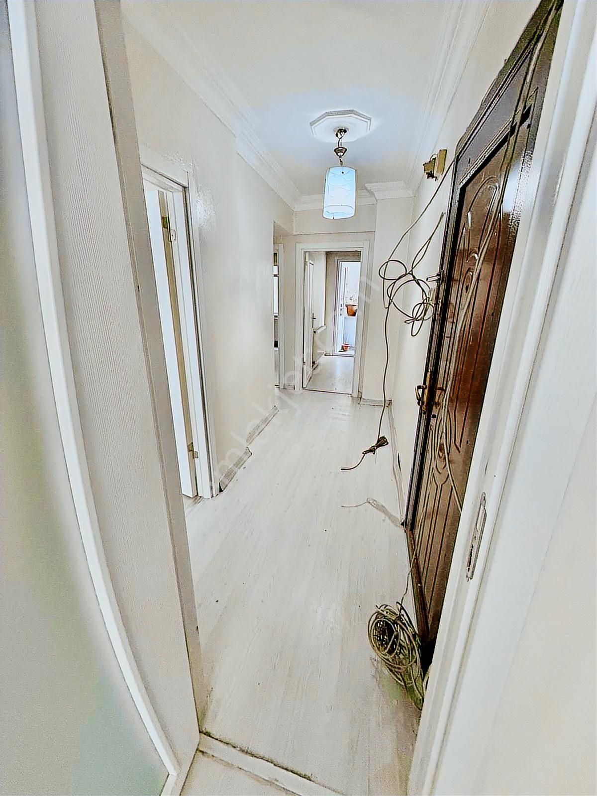 Medya Emlak'tan Hürriyet Cd' De 90 M2 2+1 23 Yaşında Satılık - Görsel 14