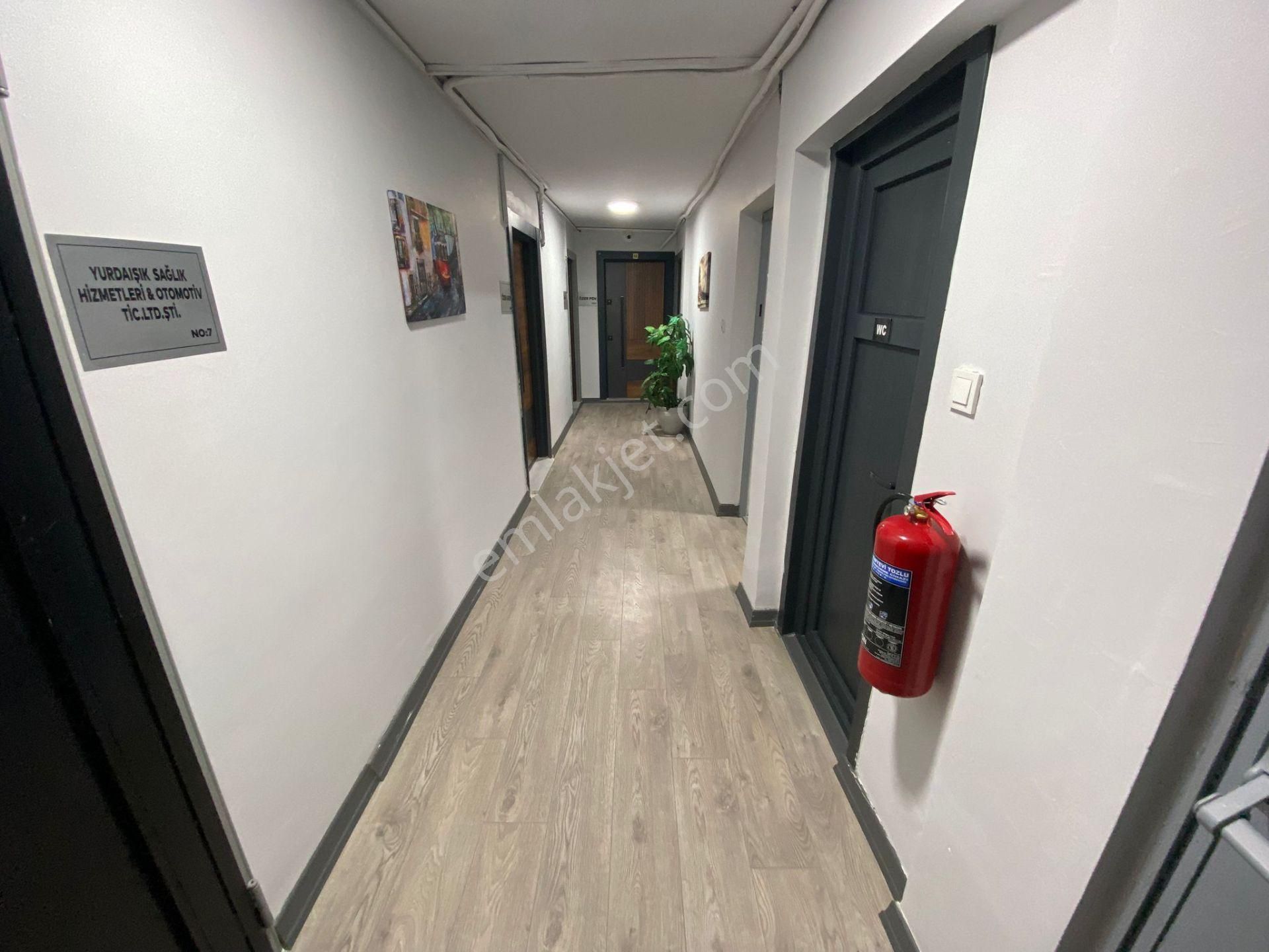 Gop Meydanda Kiralık 25m2 Ofis & Büro 3.arakat Ve Asaösörlü Yangın Merdivenli - Görsel 7