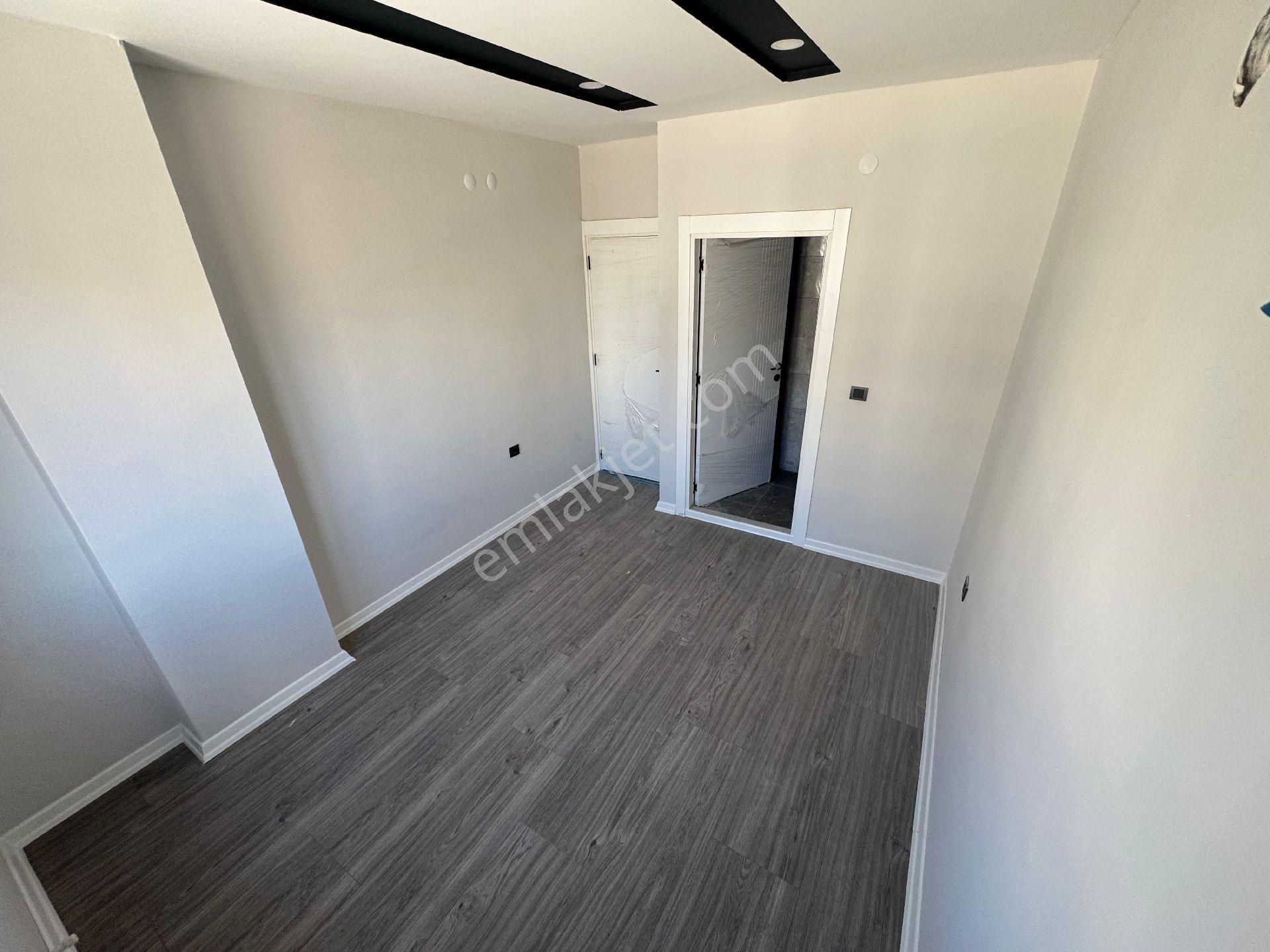 Cankayada Harika Konumda Acilll Satilik Daire Sehir Hastane Yakini - Görsel 13