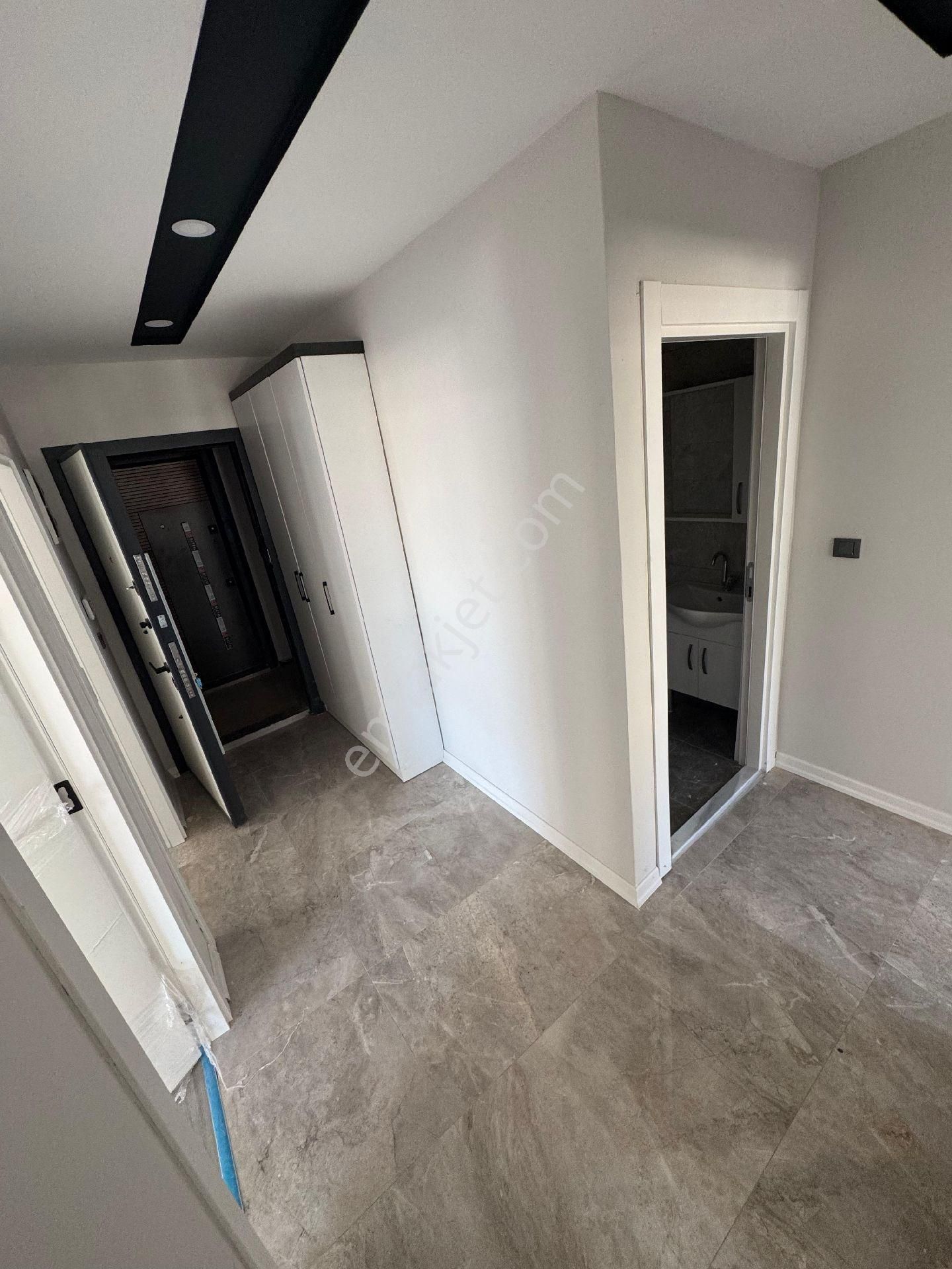 Cankayada Harika Konumda Acilll Satilik Daire Sehir Hastane Yakini - Görsel 18