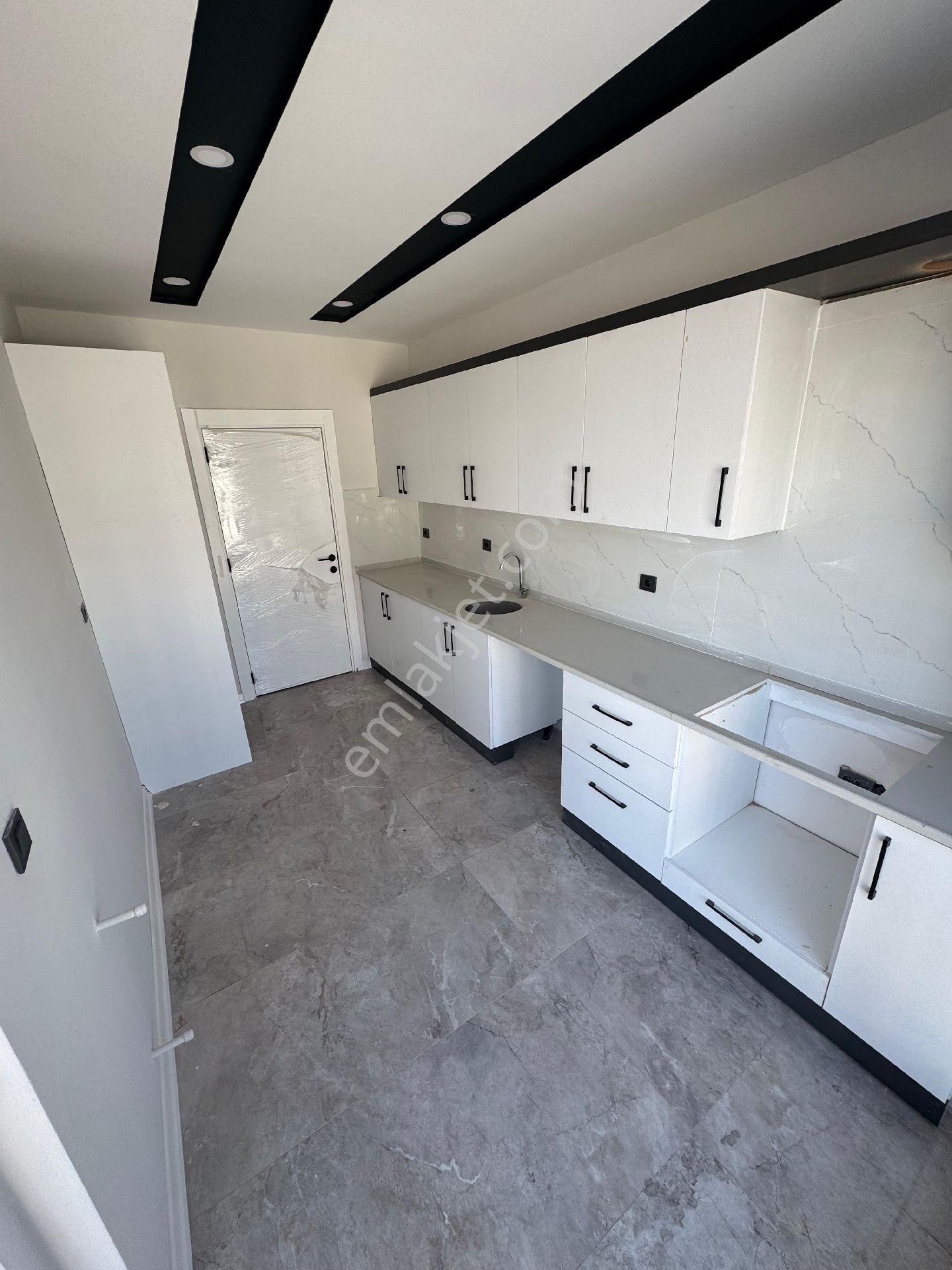 Cankayada Harika Konumda Acilll Satilik Daire Sehir Hastane Yakini - Görsel 5