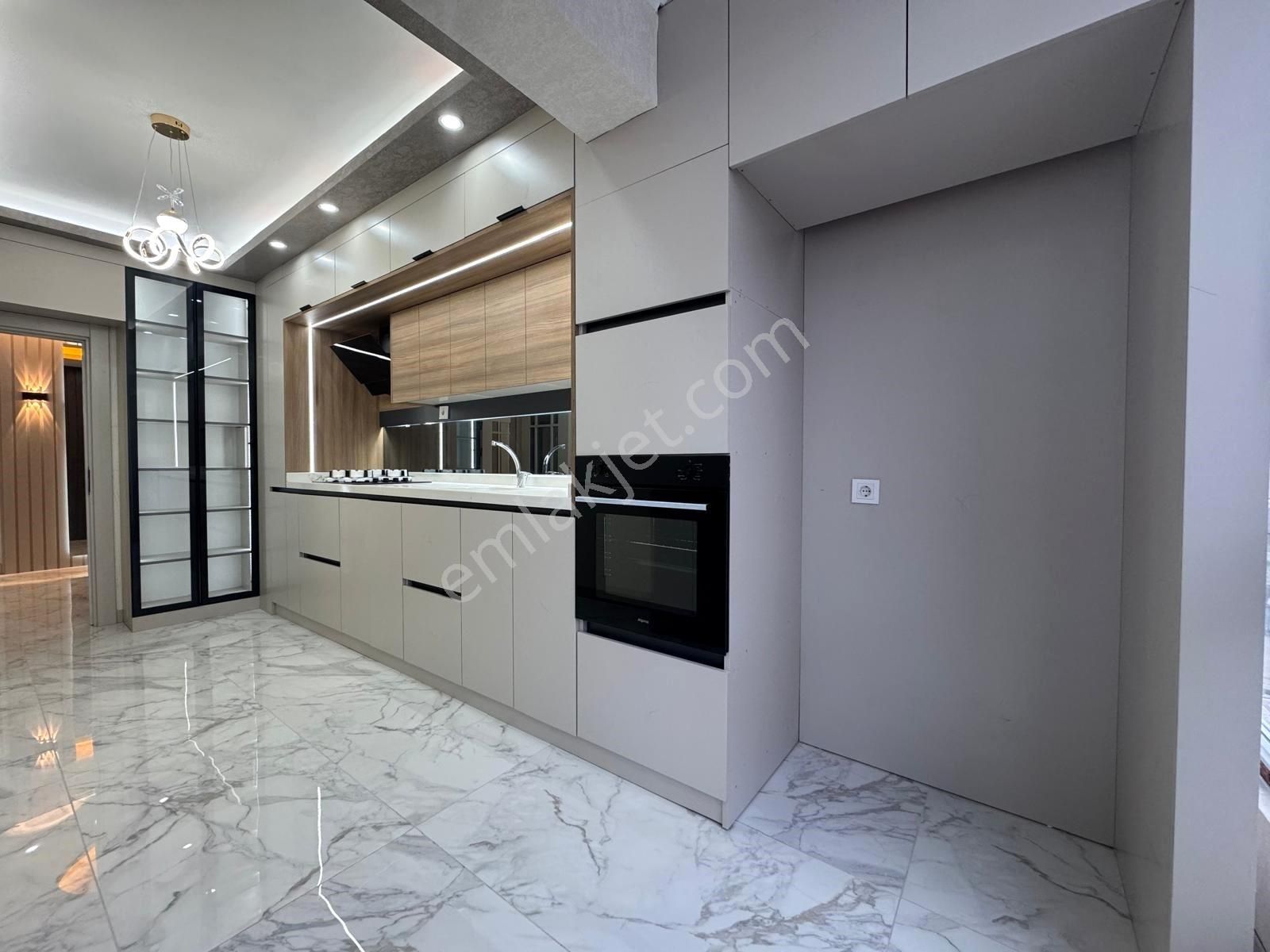 Pınarbaşı Mah'de 3+1 Ara Kat Ultra Lüx Daire