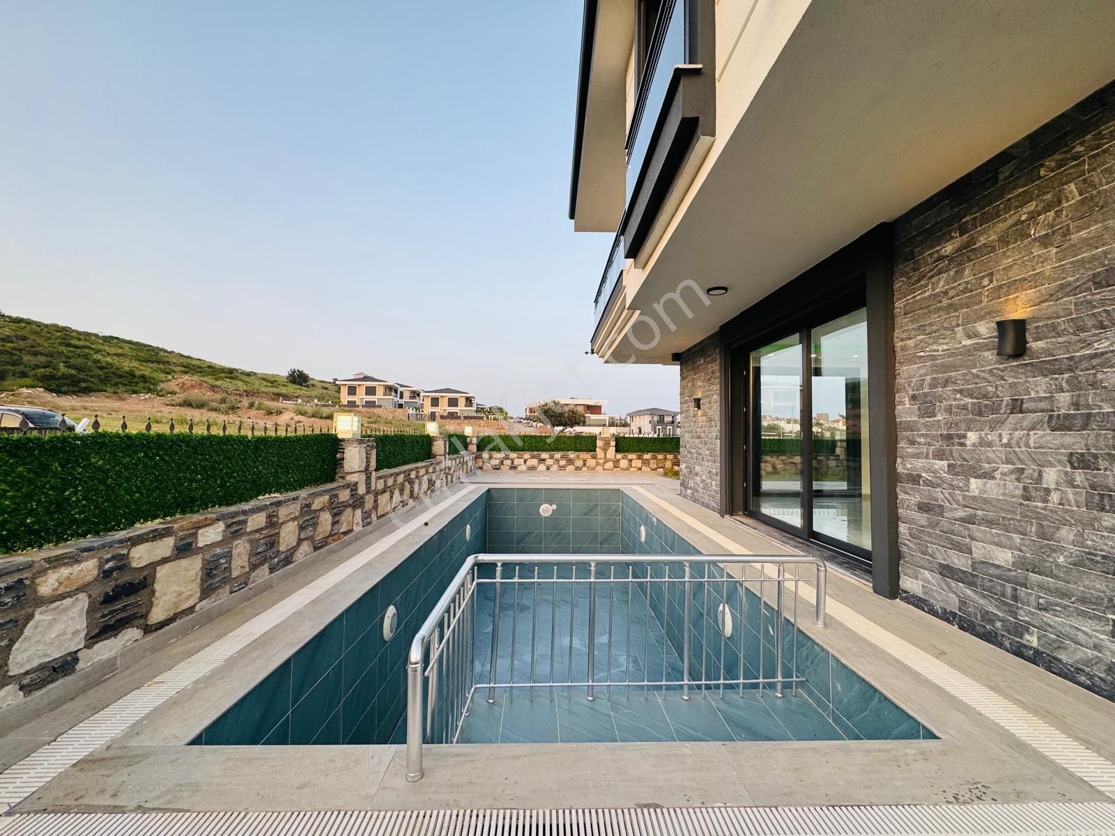 Didim Hisar Mah. 307 M2 Arsa İçinde Akıllı Sistemli 5+1 Ayrı Mutfaklı Havuzlu Tam Müstakil Villa - Görsel 9