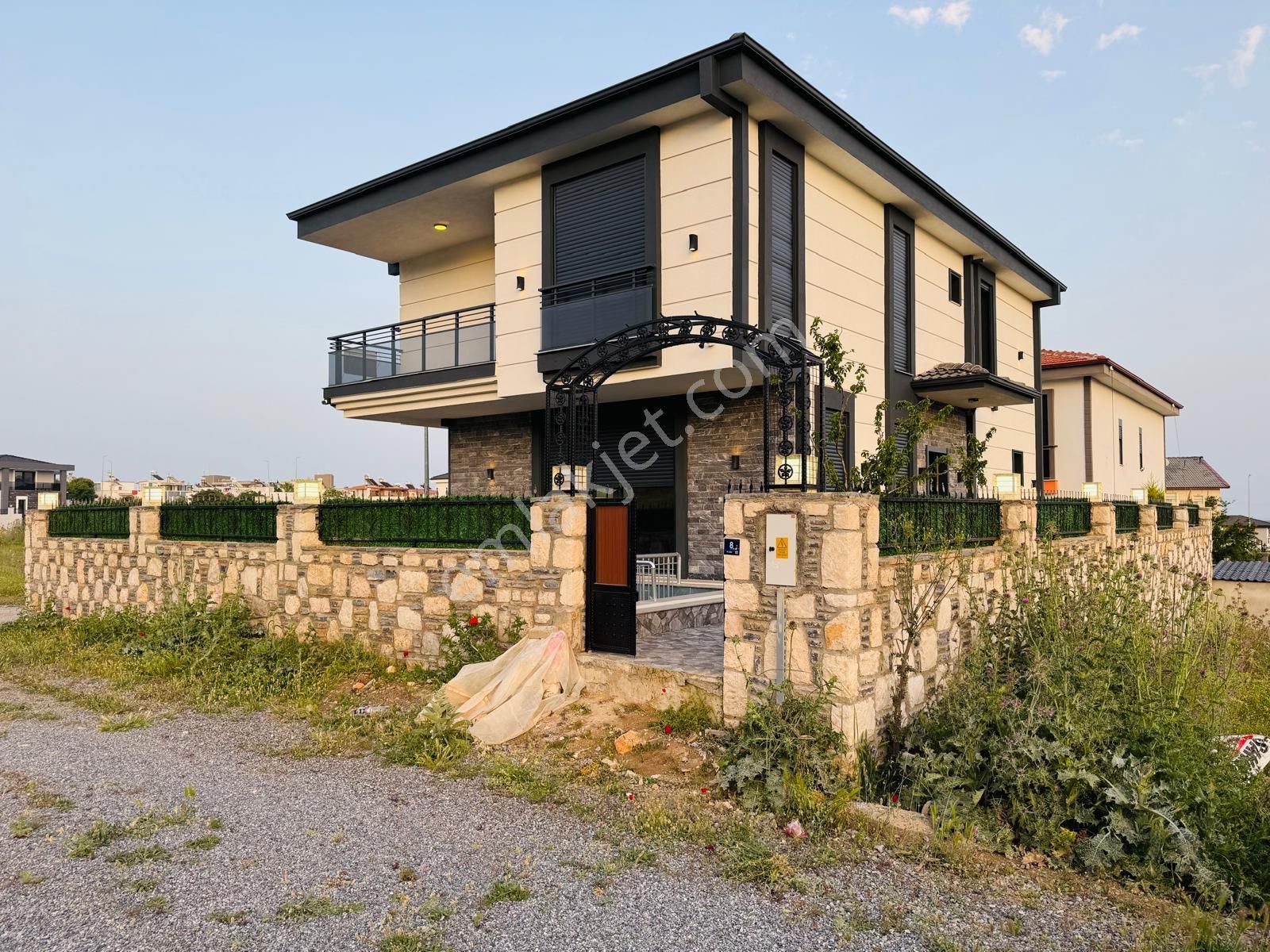 Didim Hisar Mah. 307 M2 Arsa İçinde Akıllı Sistemli 5+1 Ayrı Mutfaklı Havuzlu Tam Müstakil Villa - Görsel 4