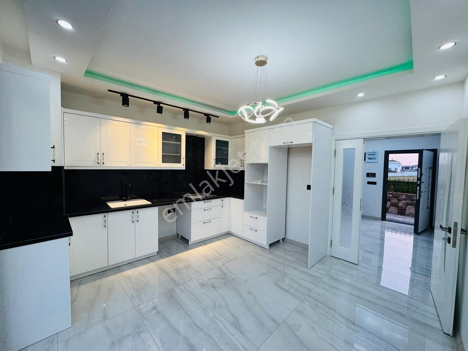 Didim Hisar Mah. 307 M2 Arsa İçinde Akıllı Sistemli 5+1 Ayrı Mutfaklı Havuzlu Tam Müstakil Villa - Görsel 14