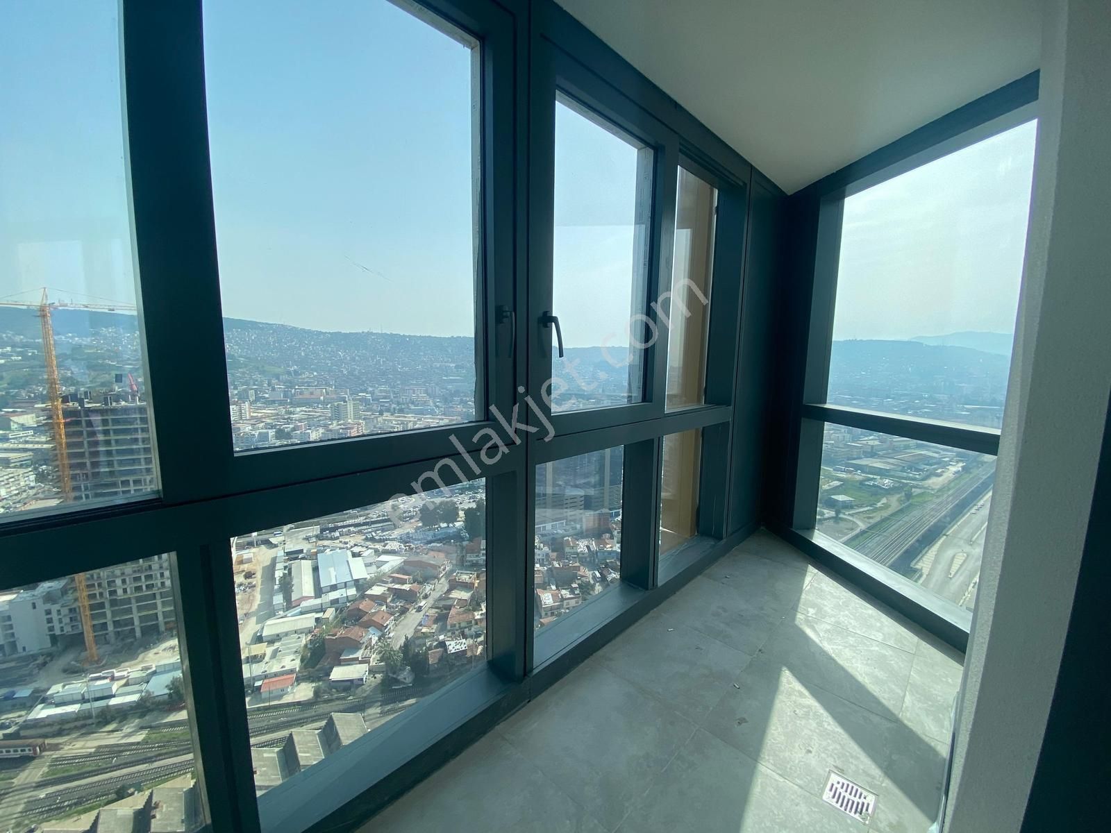 Mahall Bomonti İzmir Kiracısız Çift Cephe Satılık 3+1 Rezidans - Görsel 22