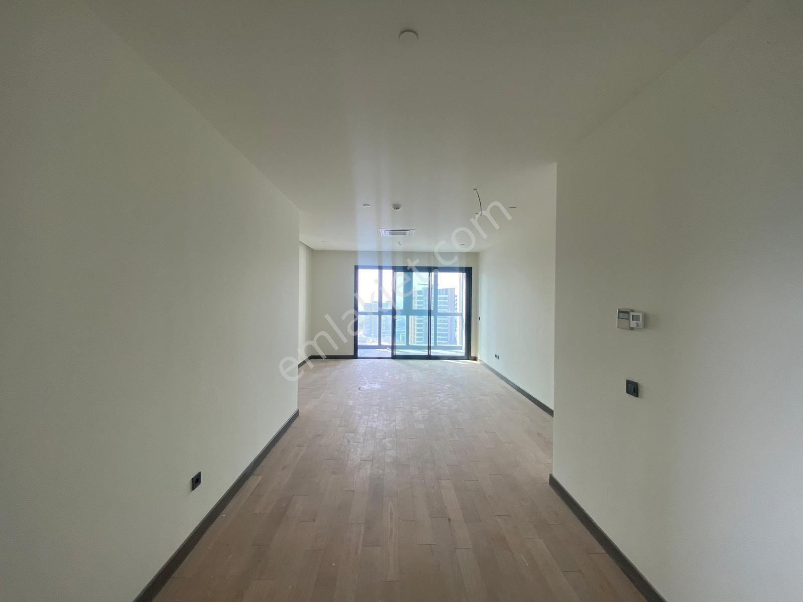 Mahall Bomonti İzmir Kiracısız Çift Cephe Satılık 3+1 Rezidans - Görsel 15