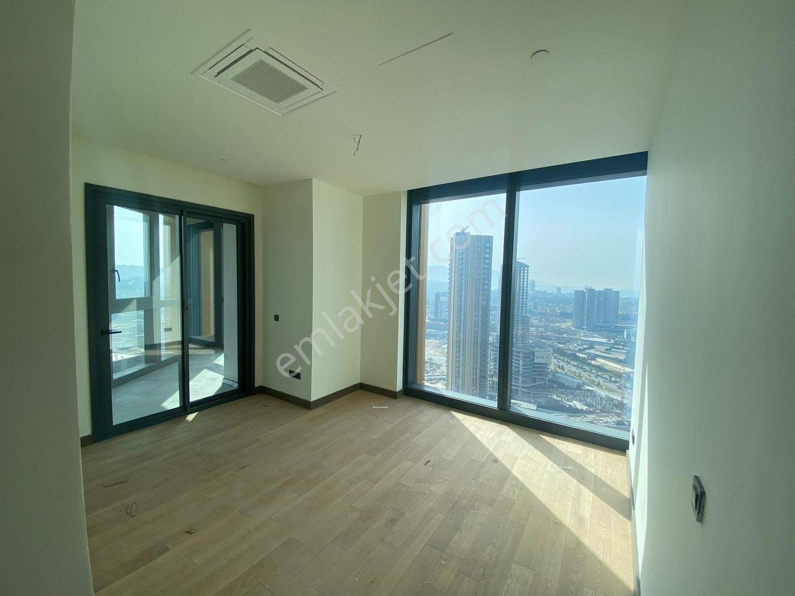 Mahall Bomonti İzmir Kiracısız Çift Cephe Satılık 3+1 Rezidans - Görsel 21