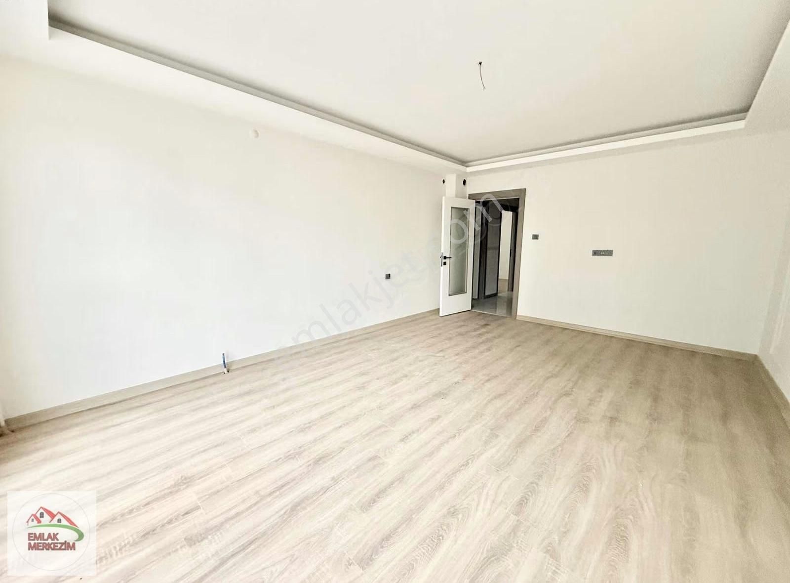 Emlak Merkezim'den O.kemal Cad.üstü 1.kat 3+1 Sıfır Lüx Daire - Görsel 27