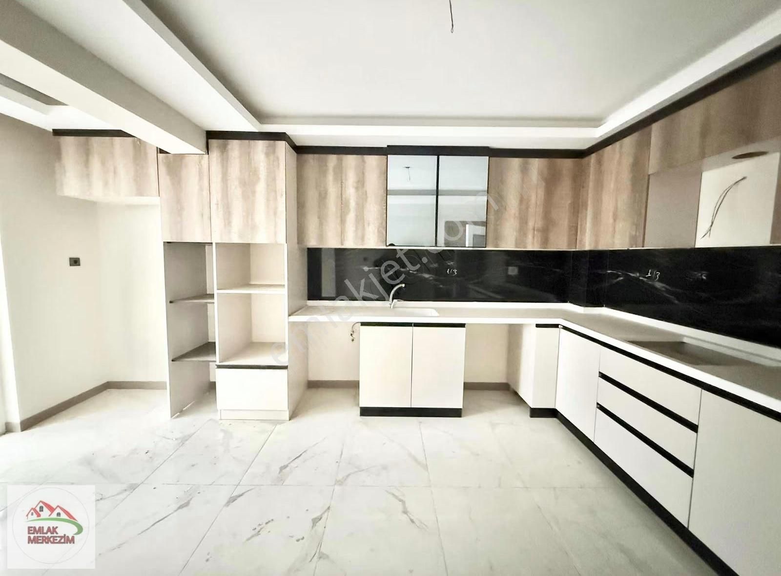 Emlak Merkezim'den O.kemal Cad.üstü 1.kat 3+1 Sıfır Lüx Daire - Görsel 2