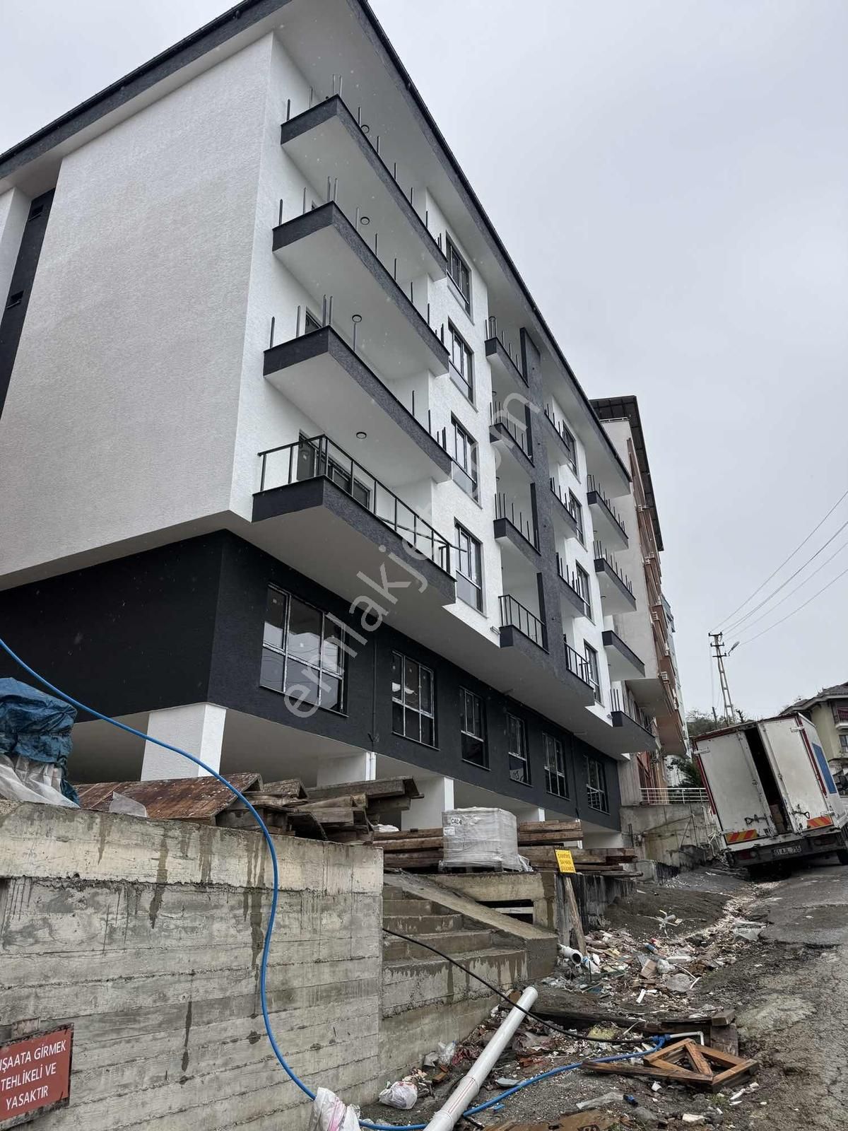 Konaklar Ortahisar Kanuni Mh Satılık Fırsat 1+1