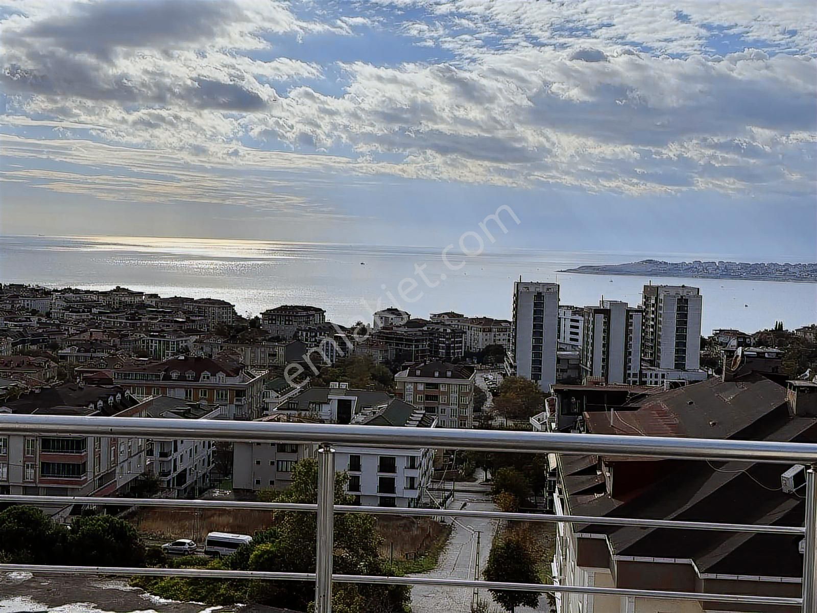 Büyükçekmece Butik Site İçinde 5+2 Deniz Manzaralı Dubleks