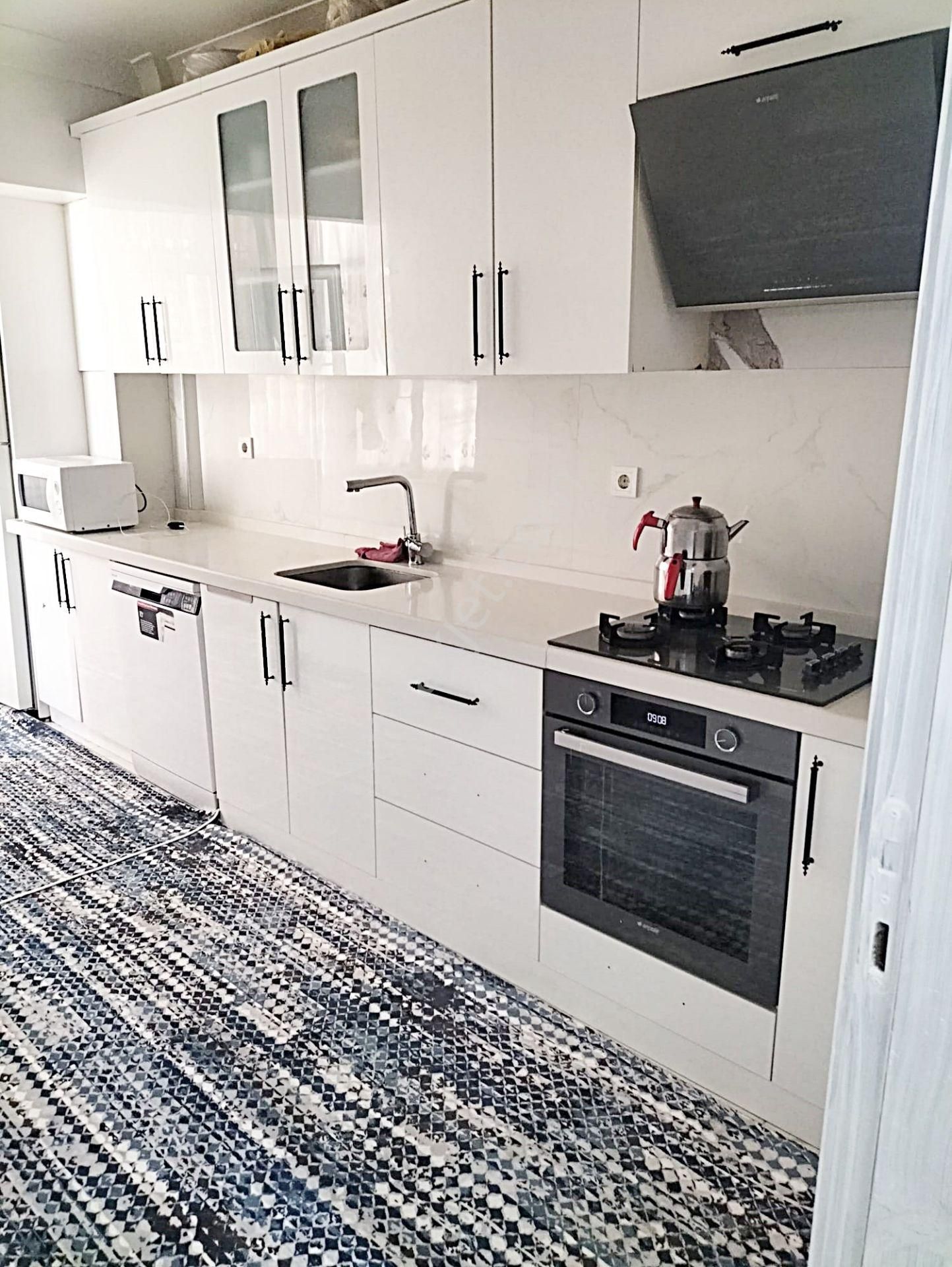 Özevlerde Hastane Metr Yanı Başında Arakat Krediye Uygun İskanlı - Görsel 2