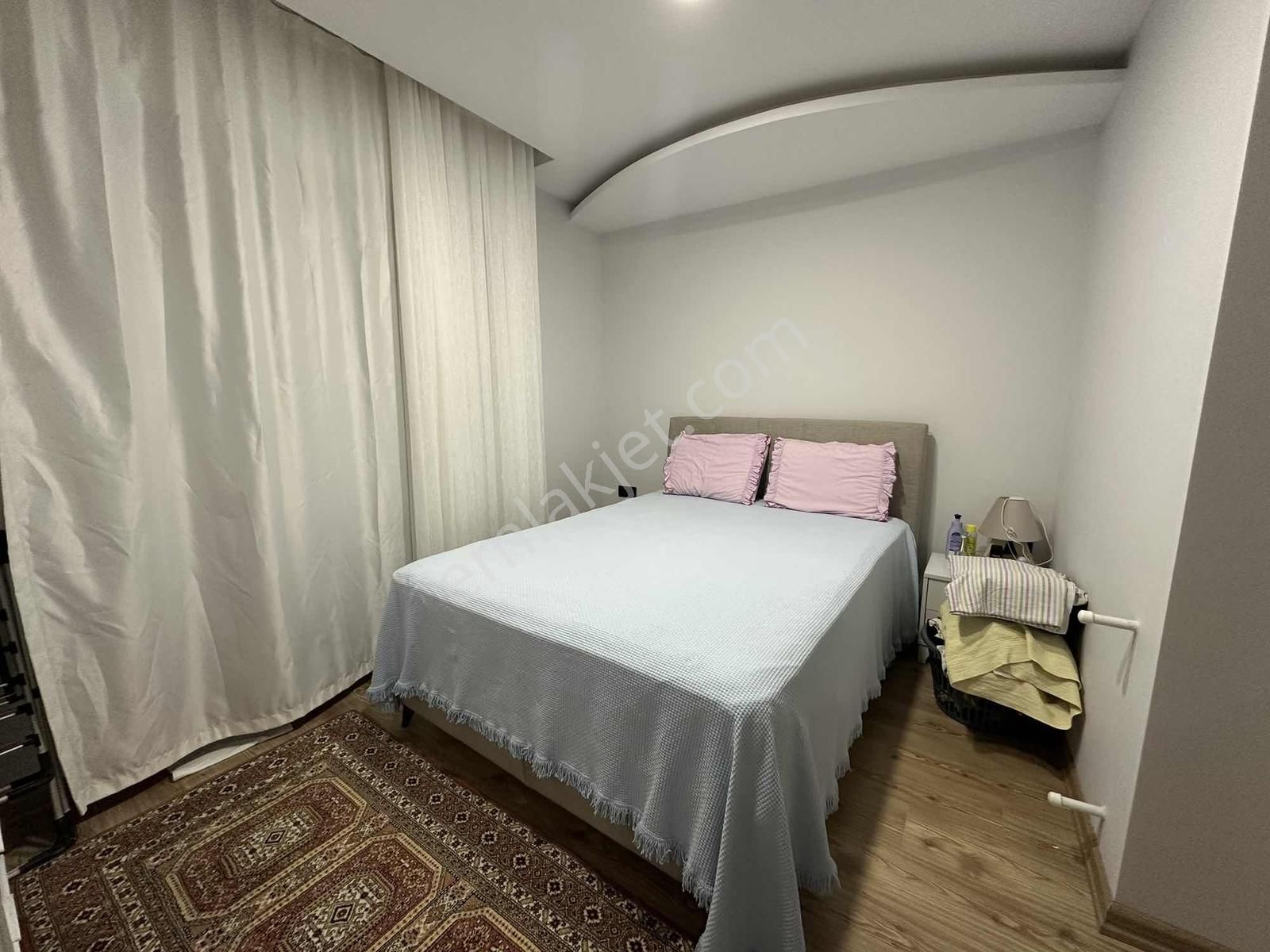 Kuşadası Davutlar Sahili Geniş Bahçeli Eşyalı Satılık Villa - Görsel 3