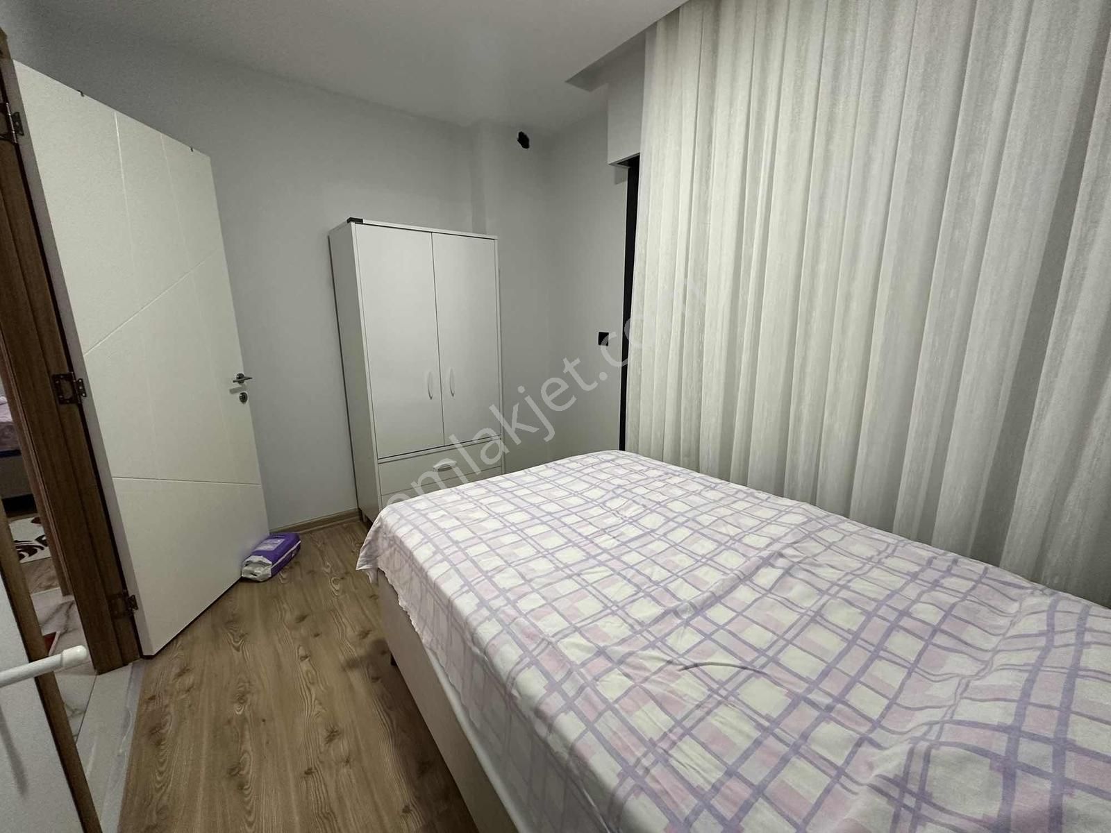 Kuşadası Davutlar Sahili Geniş Bahçeli Eşyalı Satılık Villa - Görsel 15