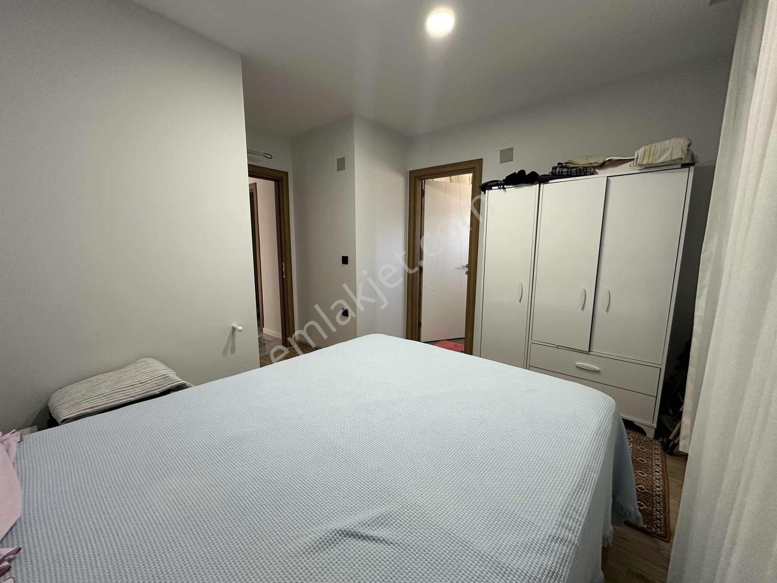 Kuşadası Davutlar Sahili Geniş Bahçeli Eşyalı Satılık Villa - Görsel 20