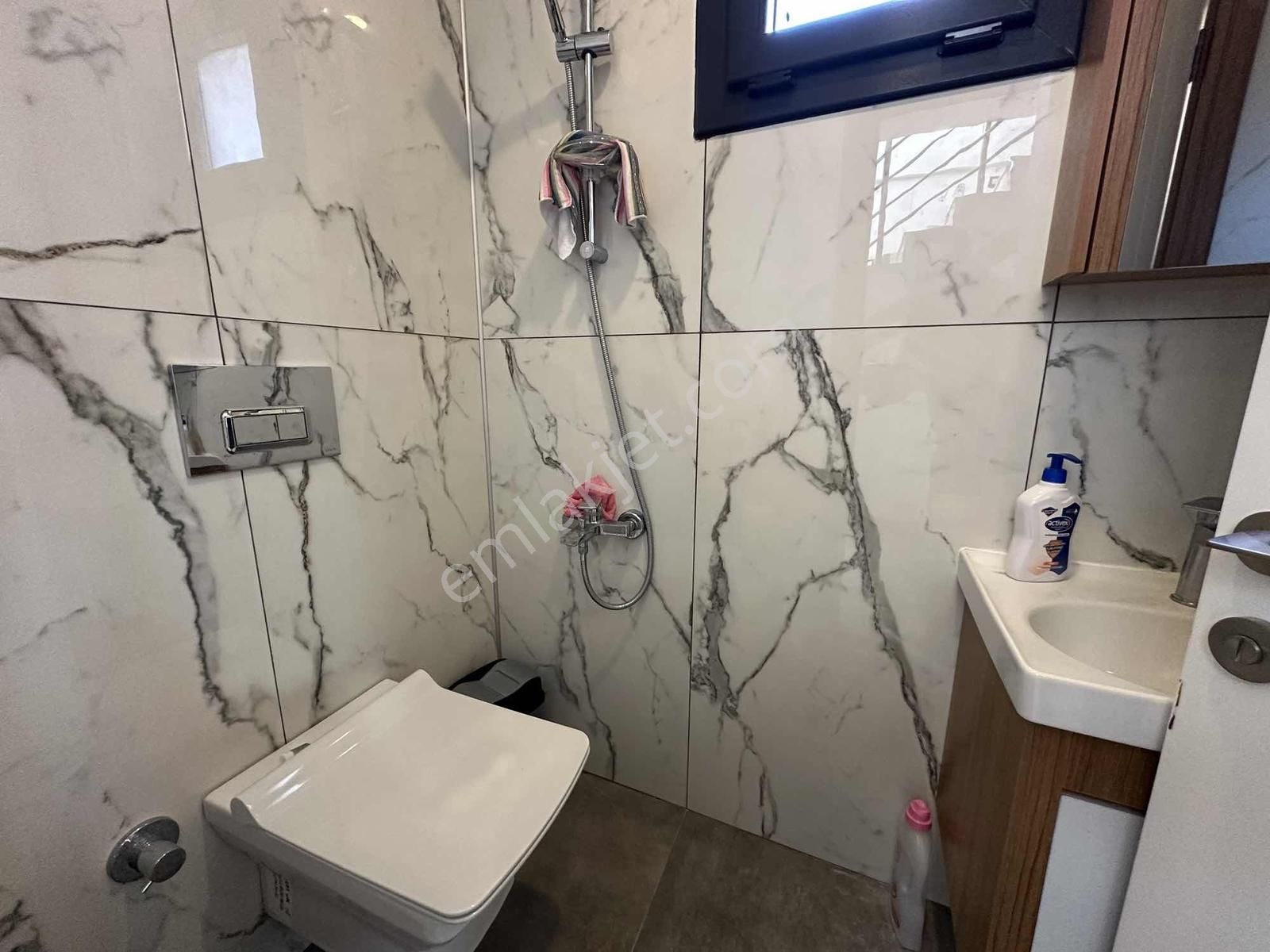 Kuşadası Davutlar Sahili Geniş Bahçeli Eşyalı Satılık Villa - Görsel 13