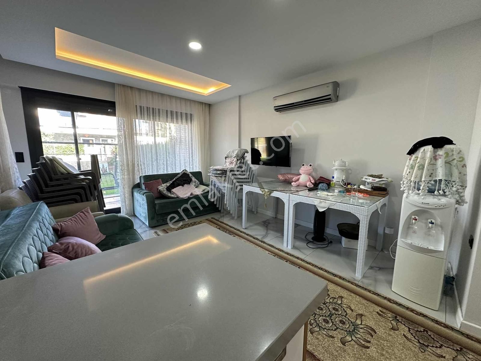 Kuşadası Davutlar Sahili Geniş Bahçeli Eşyalı Satılık Villa - Görsel 4