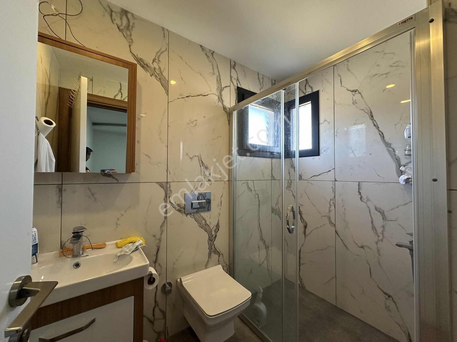 Kuşadası Davutlar Sahili Geniş Bahçeli Eşyalı Satılık Villa - Görsel 21