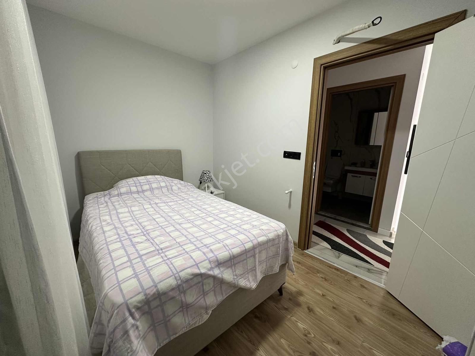 Kuşadası Davutlar Sahili Geniş Bahçeli Eşyalı Satılık Villa - Görsel 2